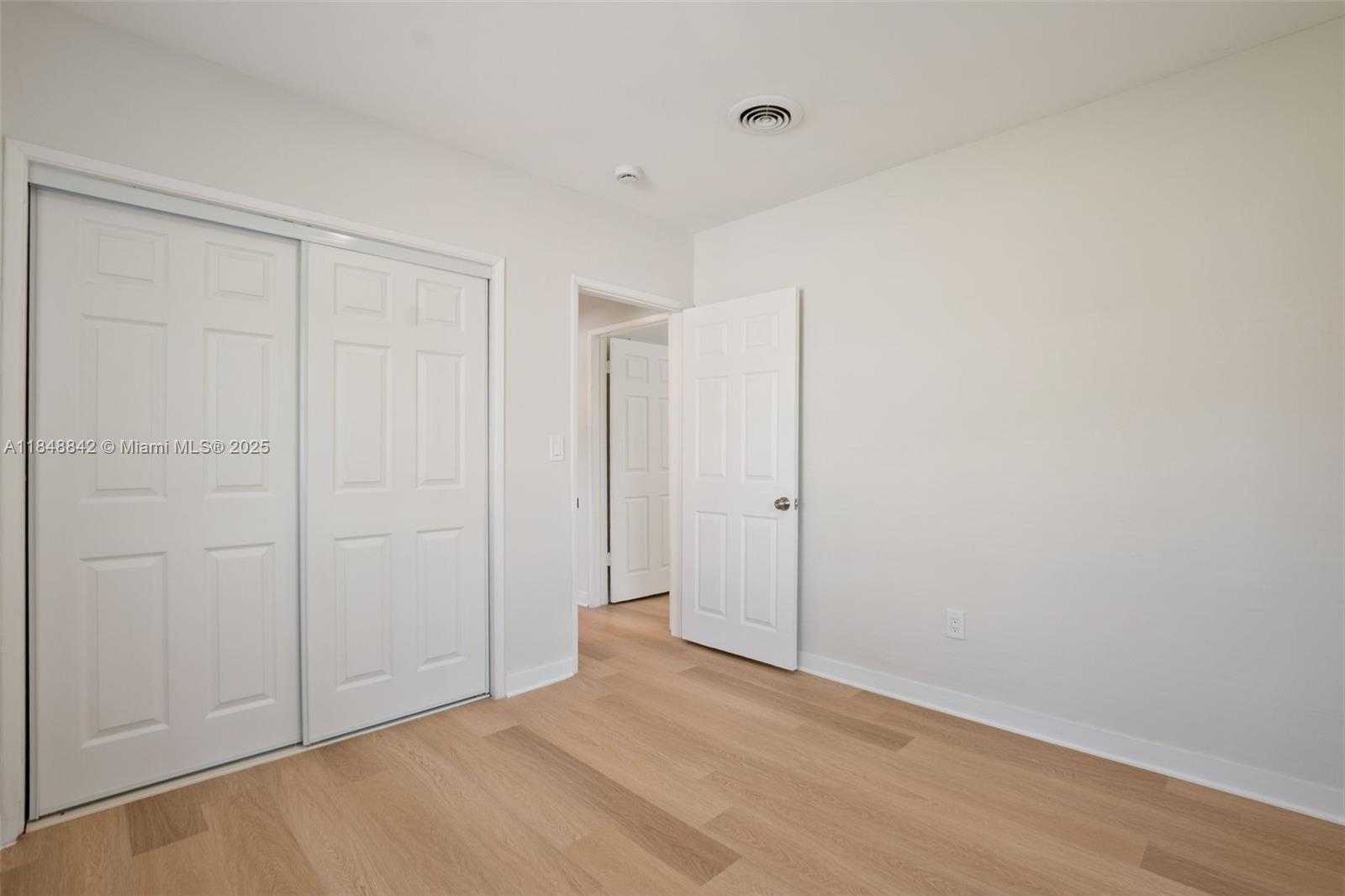 Small Image of 410 NORTH EAST 172ND ST, North Miami Beach Number 17
