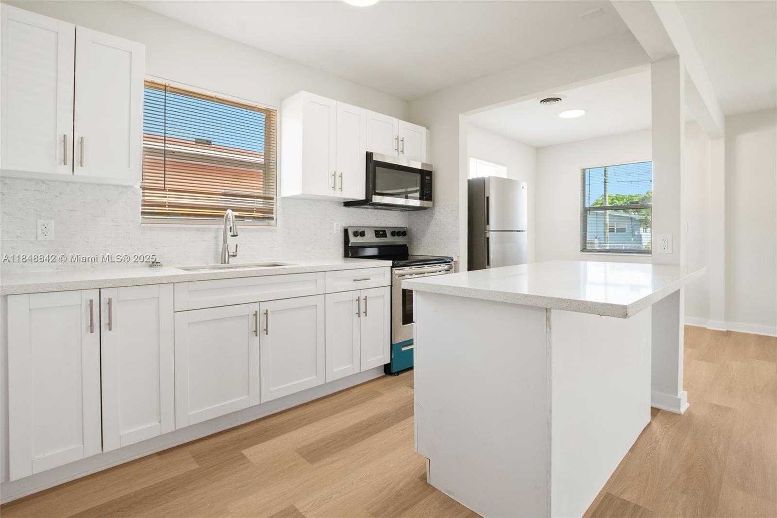 Small Image of 410 NORTH EAST 172ND ST, North Miami Beach Number 5