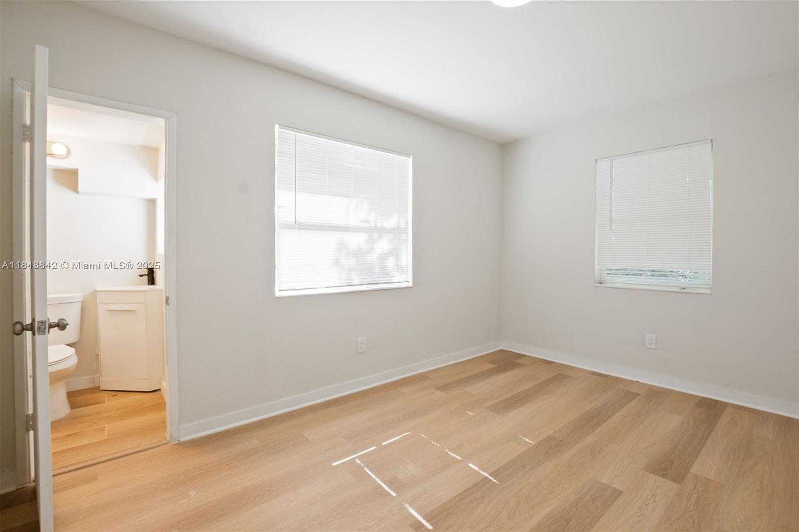 Small Image of 410 NORTH EAST 172ND ST, North Miami Beach Number 9