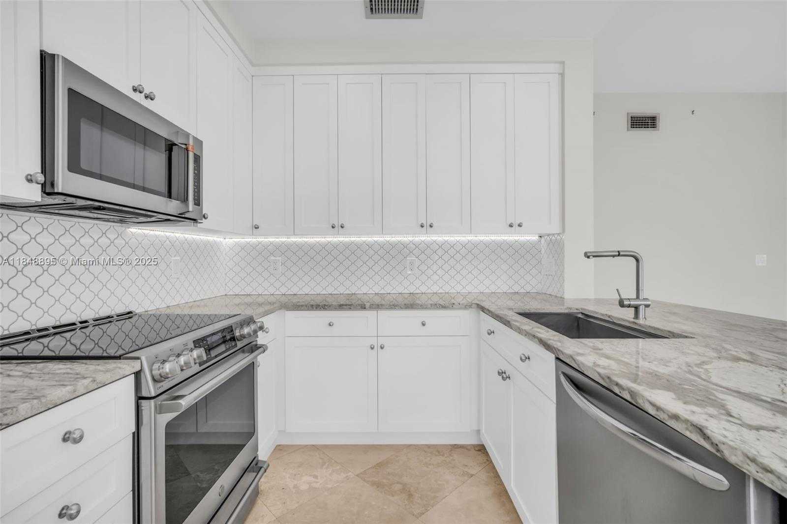 Small Image of 3156 NORTH EAST 212TH TER, Aventura Number 15