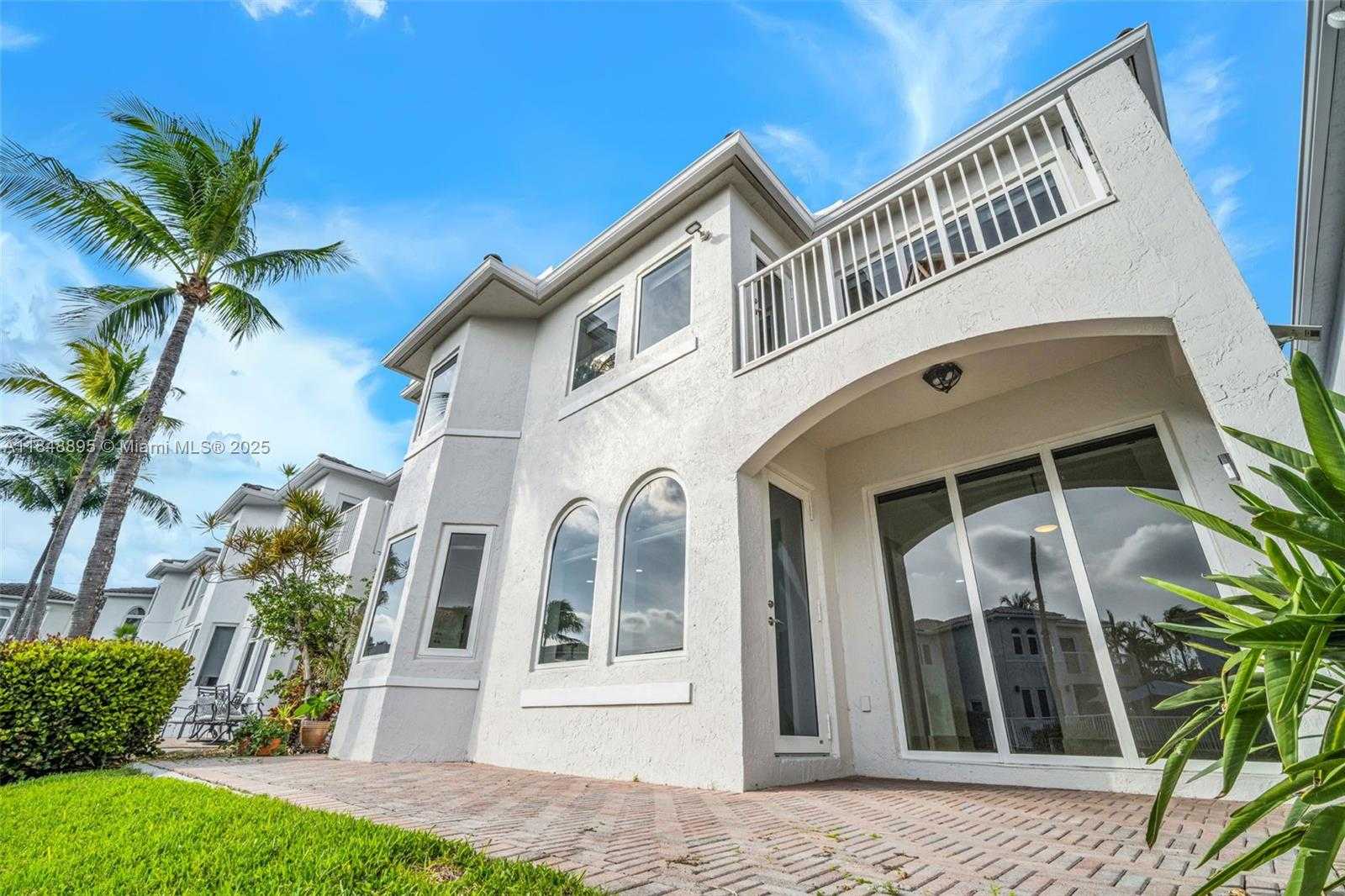 Small Image of 3156 NORTH EAST 212TH TER, Aventura Number 22