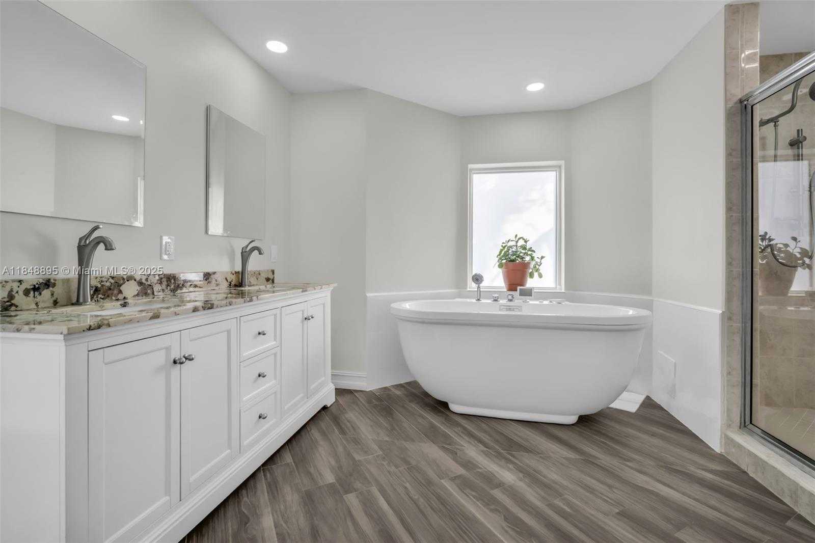 Small Image of 3156 NORTH EAST 212TH TER, Aventura Number 26