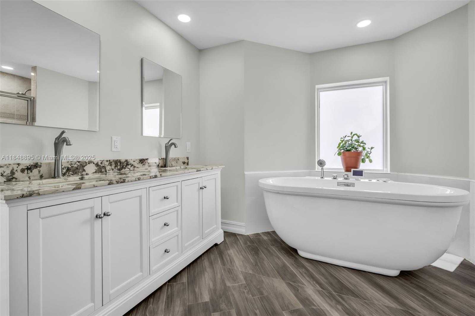 Small Image of 3156 NORTH EAST 212TH TER, Aventura Number 29