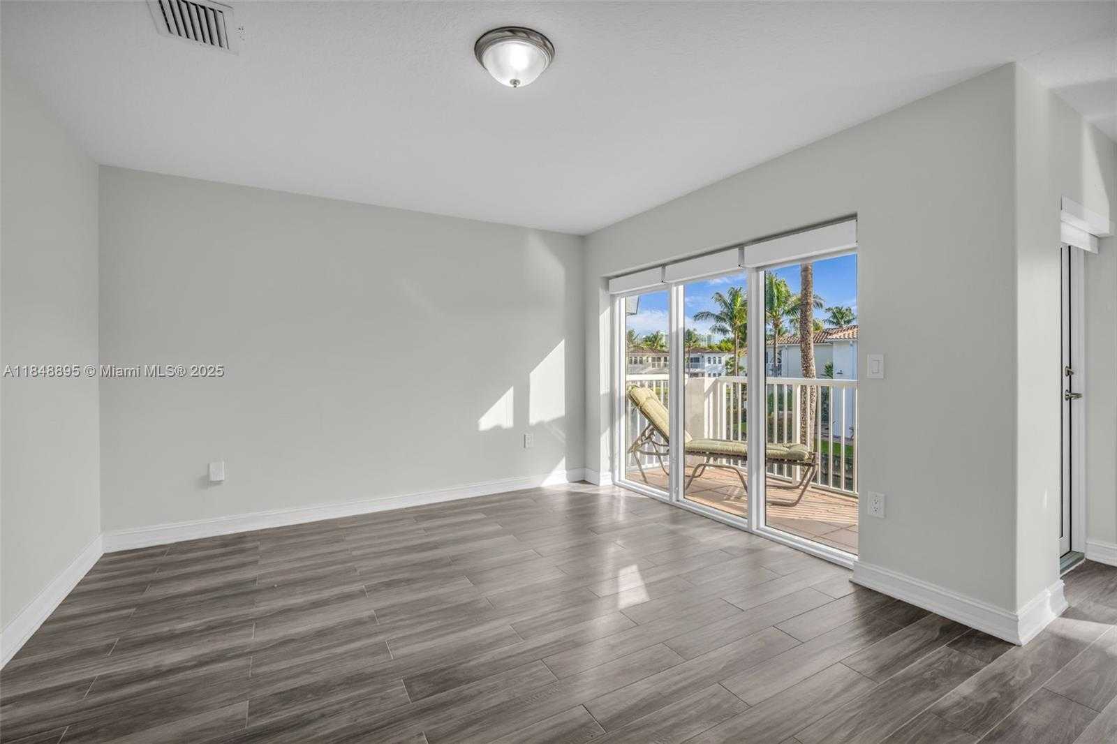 Small Image of 3156 NORTH EAST 212TH TER, Aventura Number 32