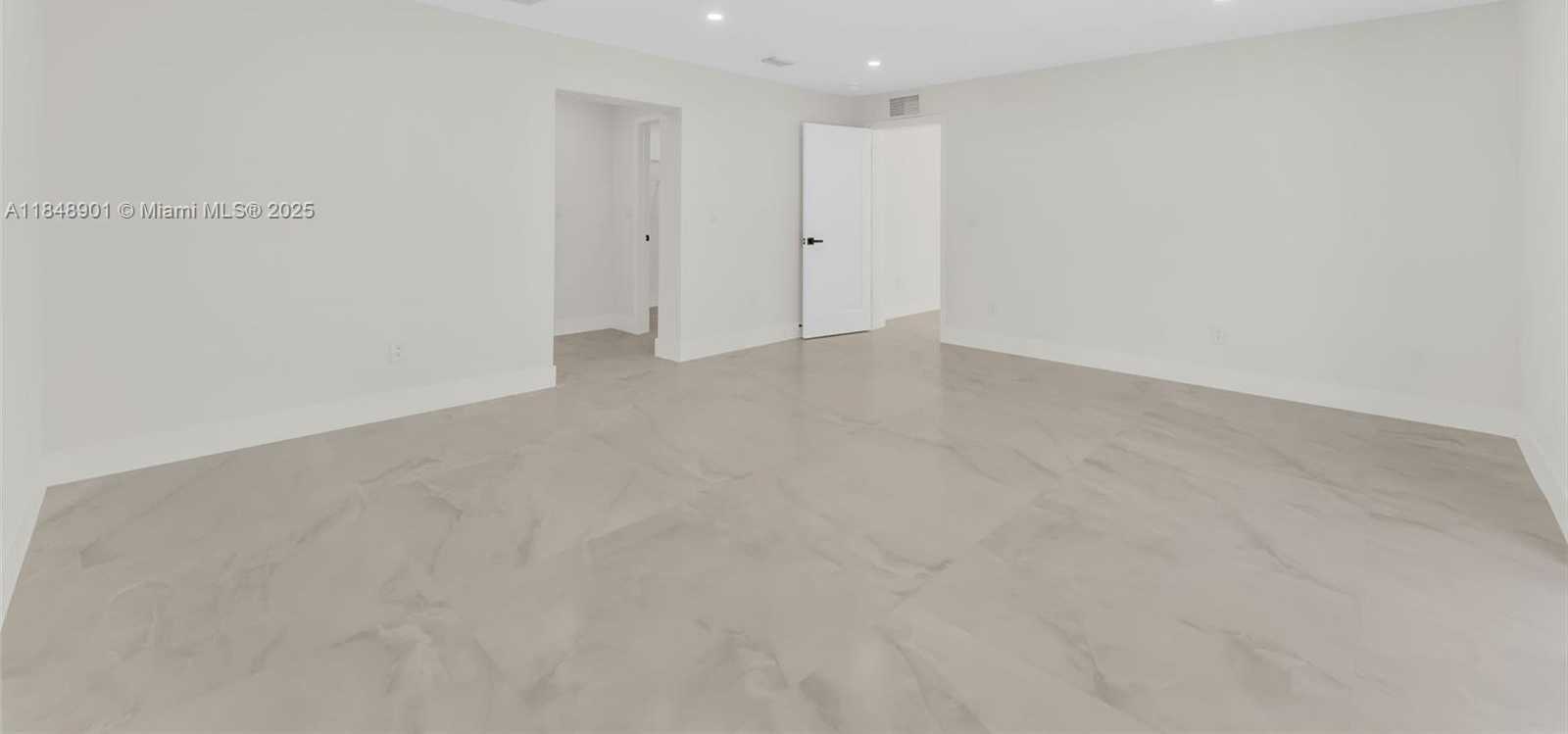 Small Image of 7993 WEST 18TH LN, Hialeah Number 17