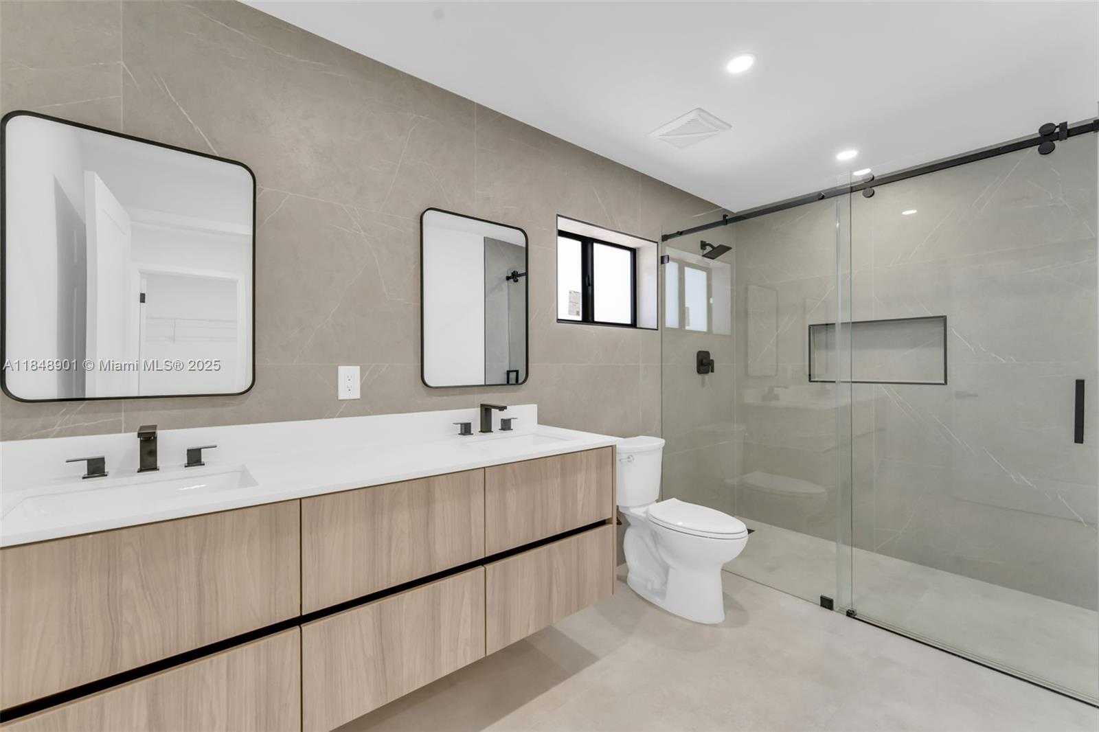 Small Image of 7993 WEST 18TH LN, Hialeah Number 19