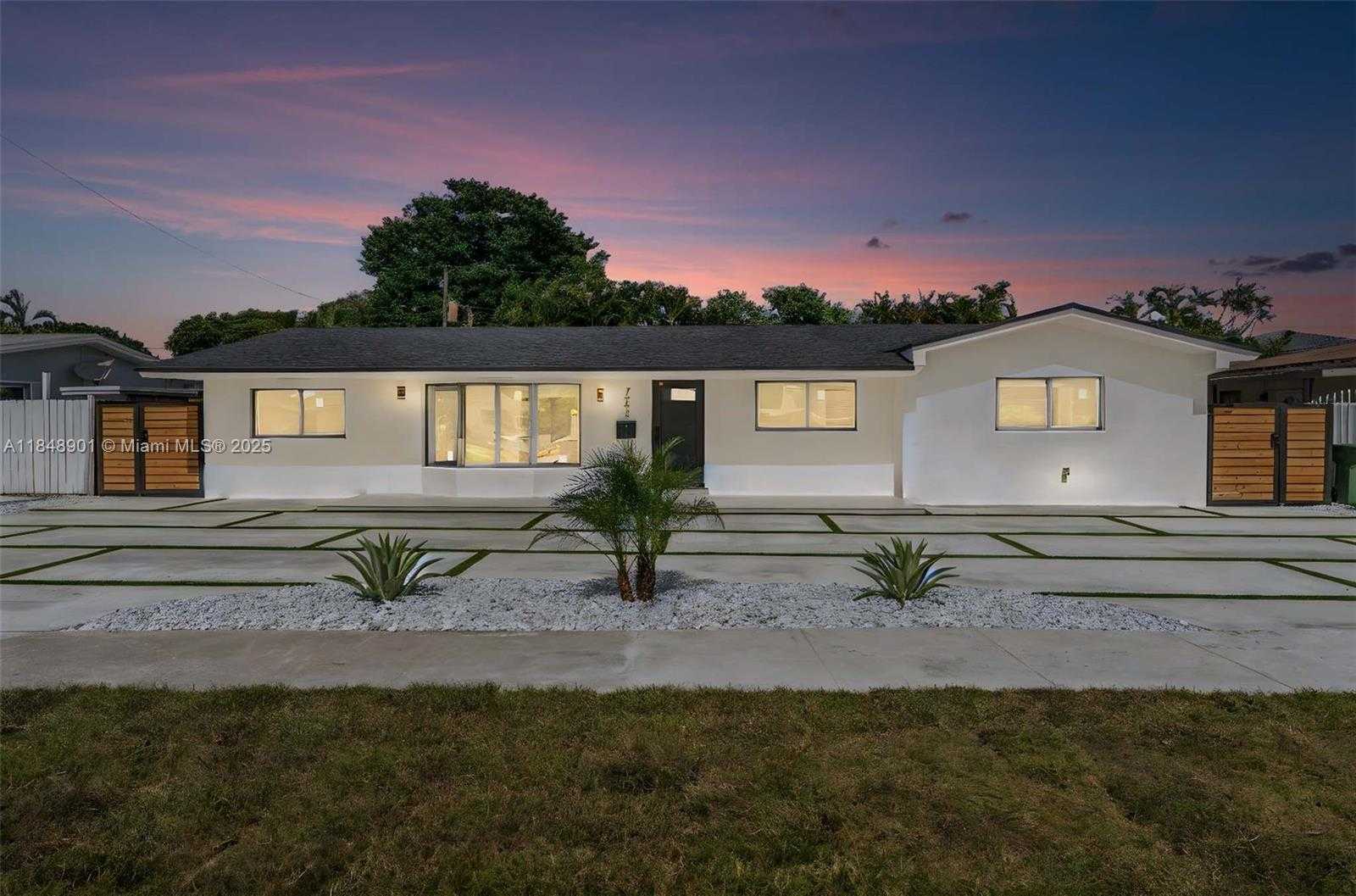 Small Image of 7993 WEST 18TH LN, Hialeah Number 2