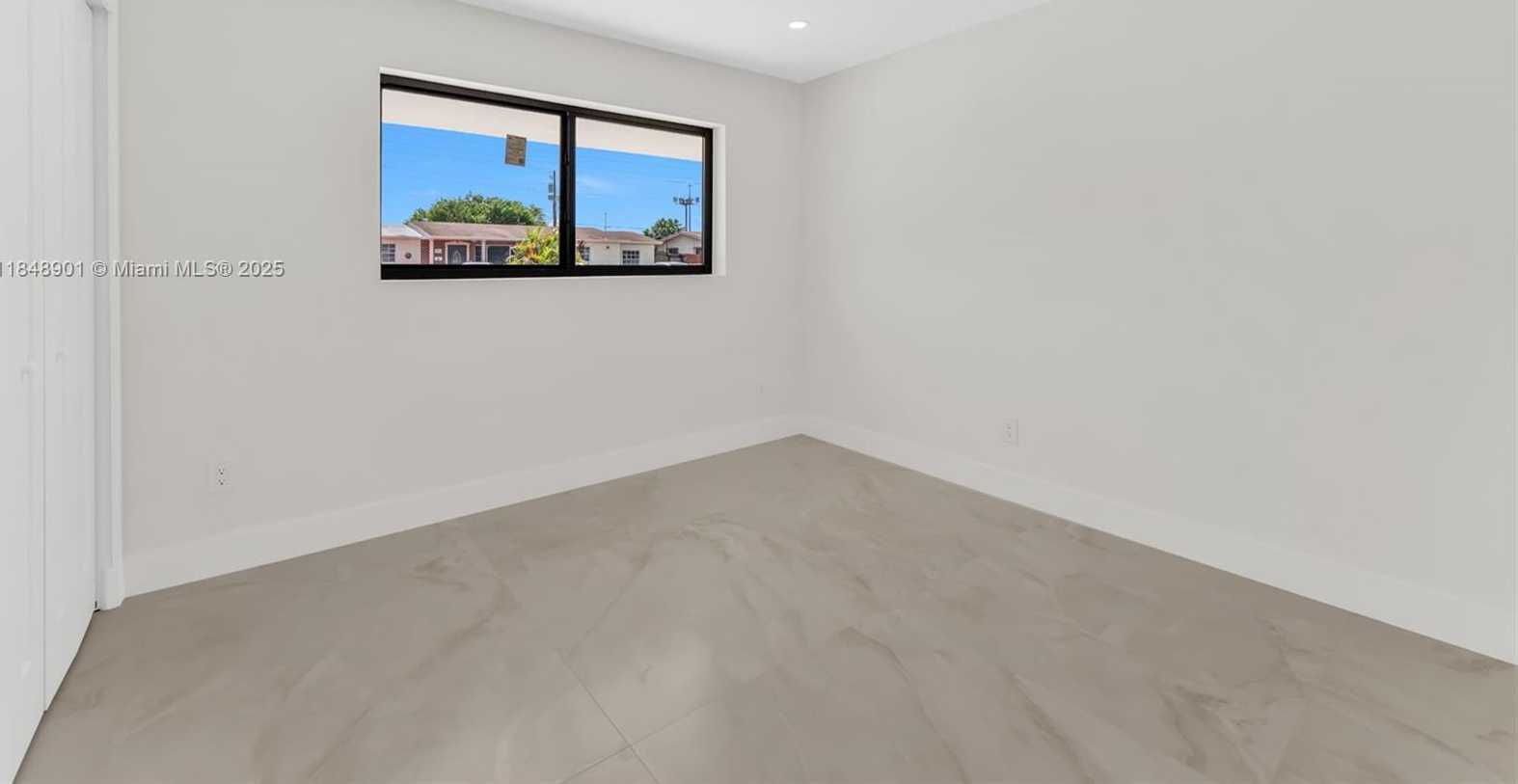 Small Image of 7993 WEST 18TH LN, Hialeah Number 26