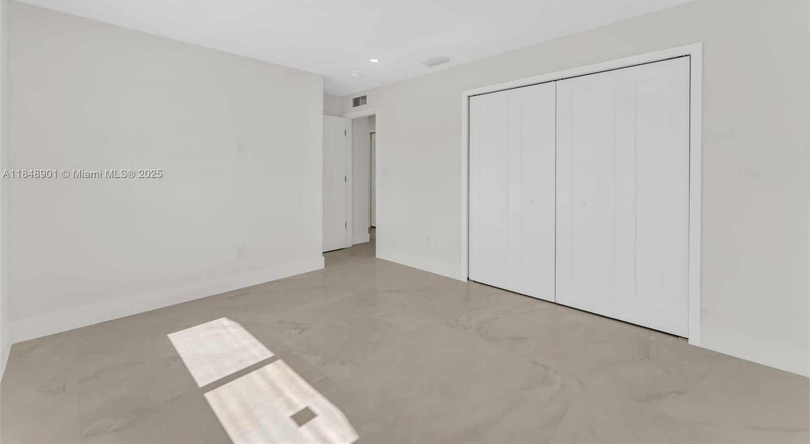 Small Image of 7993 WEST 18TH LN, Hialeah Number 28