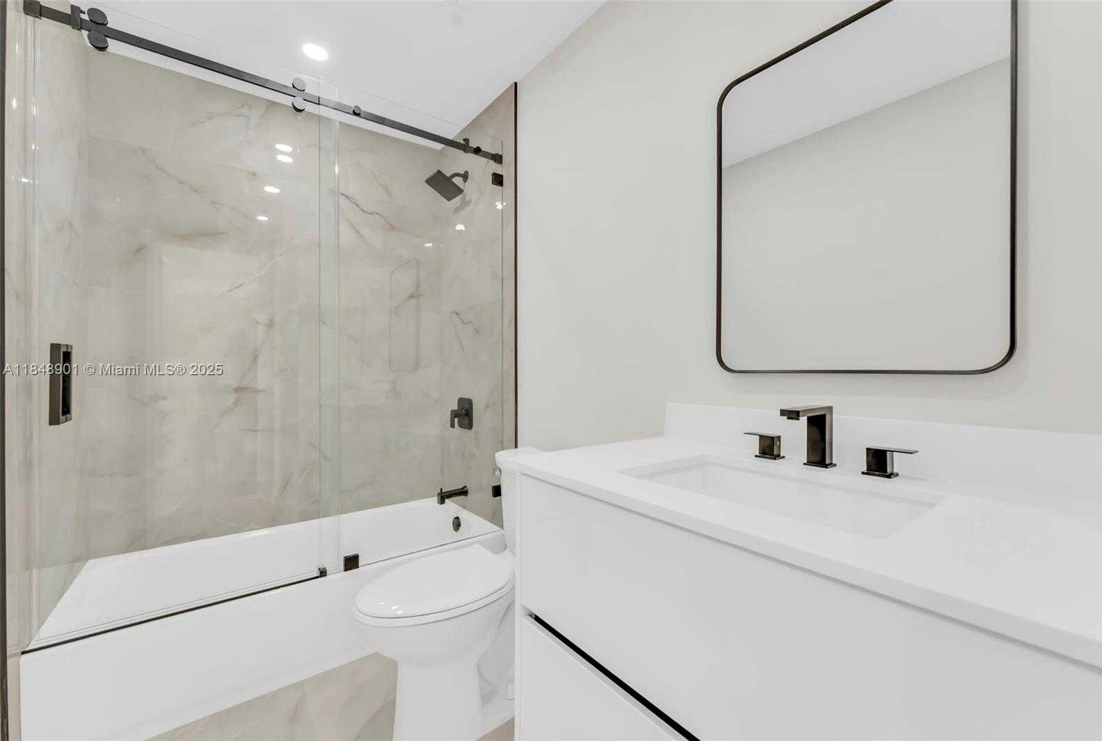 Small Image of 7993 WEST 18TH LN, Hialeah Number 29