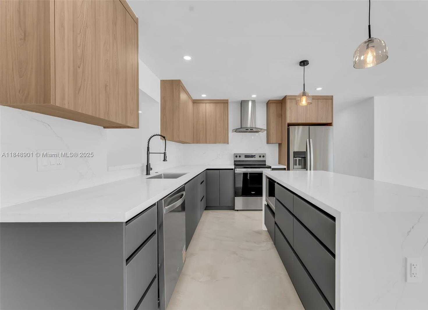 Small Image of 7993 WEST 18TH LN, Hialeah Number 3