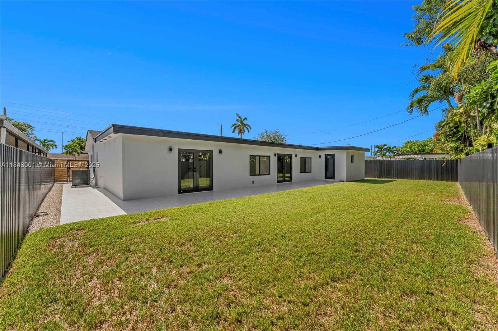Small Image of 7993 WEST 18TH LN, Hialeah Number 33