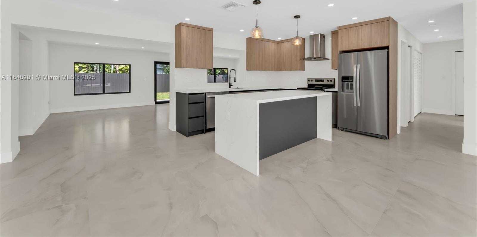 Small Image of 7993 WEST 18TH LN, Hialeah Number 4