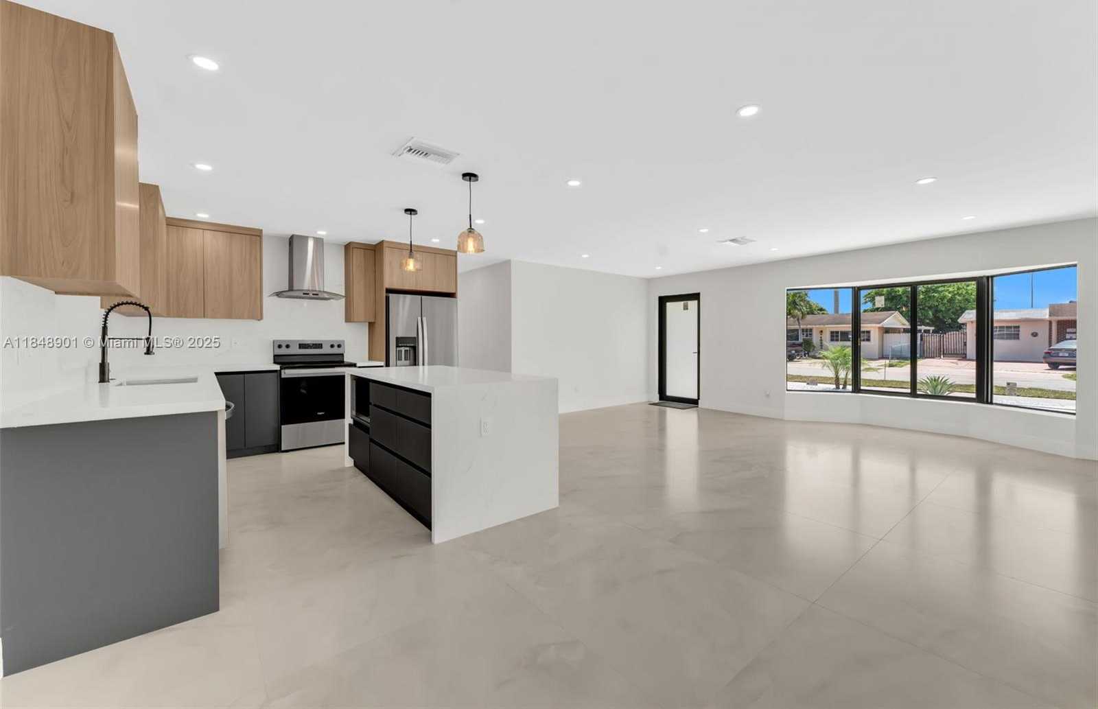 Small Image of 7993 WEST 18TH LN, Hialeah Number 9