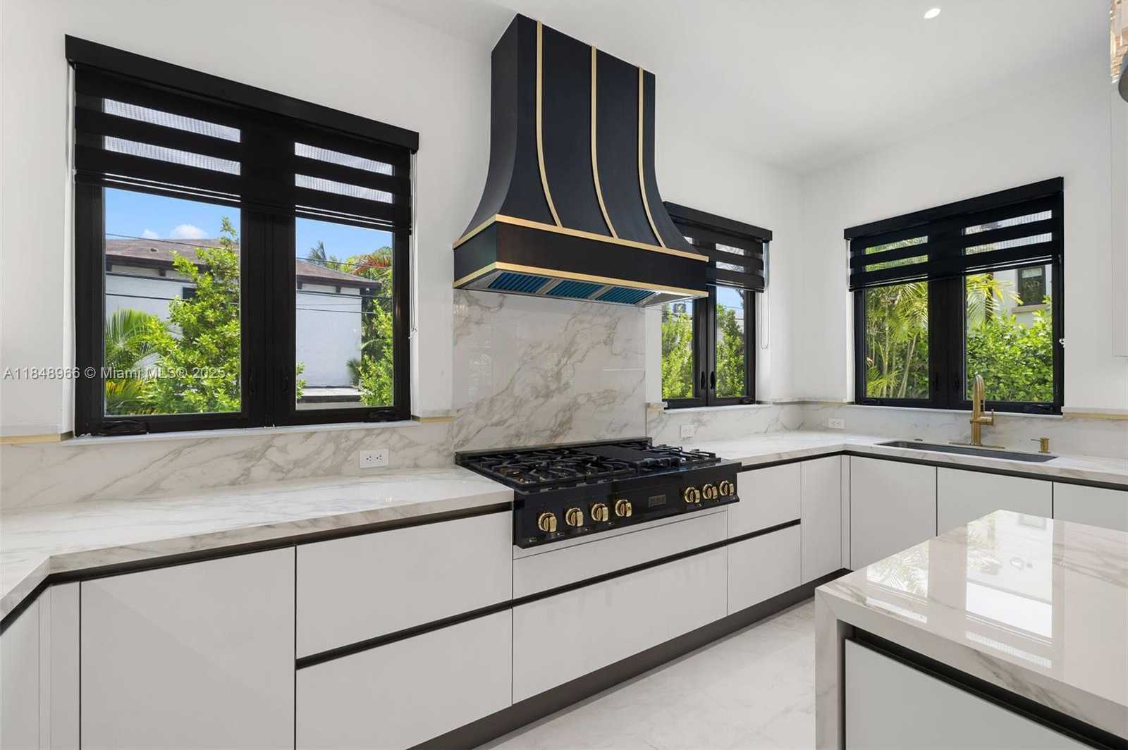 Small Image of 2321 NORTH BAY RD, Miami Beach Number 27