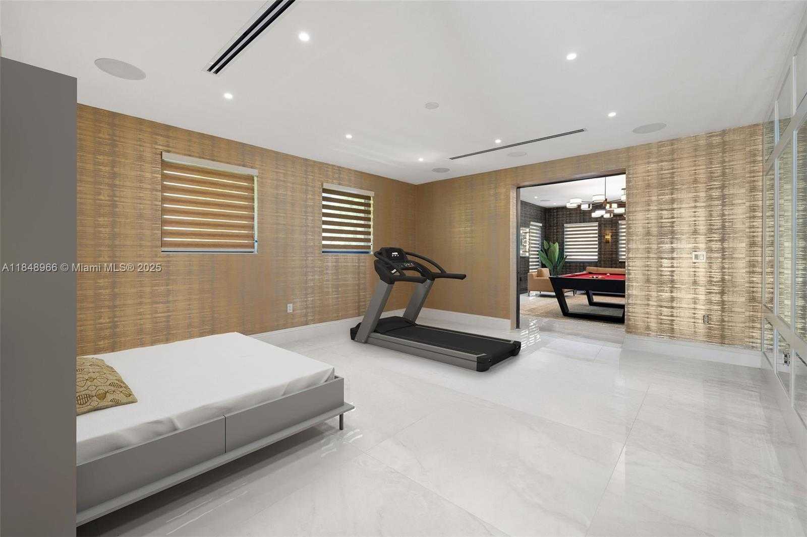 Small Image of 2321 NORTH BAY RD, Miami Beach Number 34
