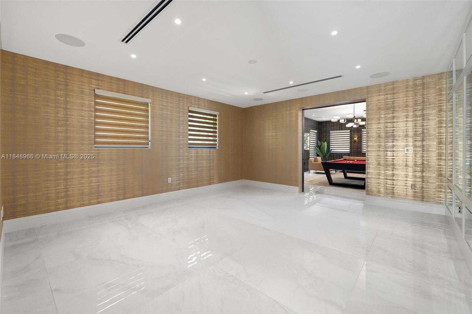 Small Image of 2321 NORTH BAY RD, Miami Beach Number 35