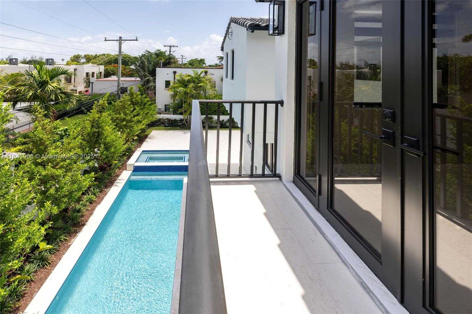 Small Image of 2321 NORTH BAY RD, Miami Beach Number 47