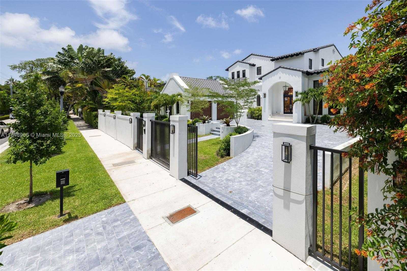 Small Image of 2321 NORTH BAY RD, Miami Beach Number 5