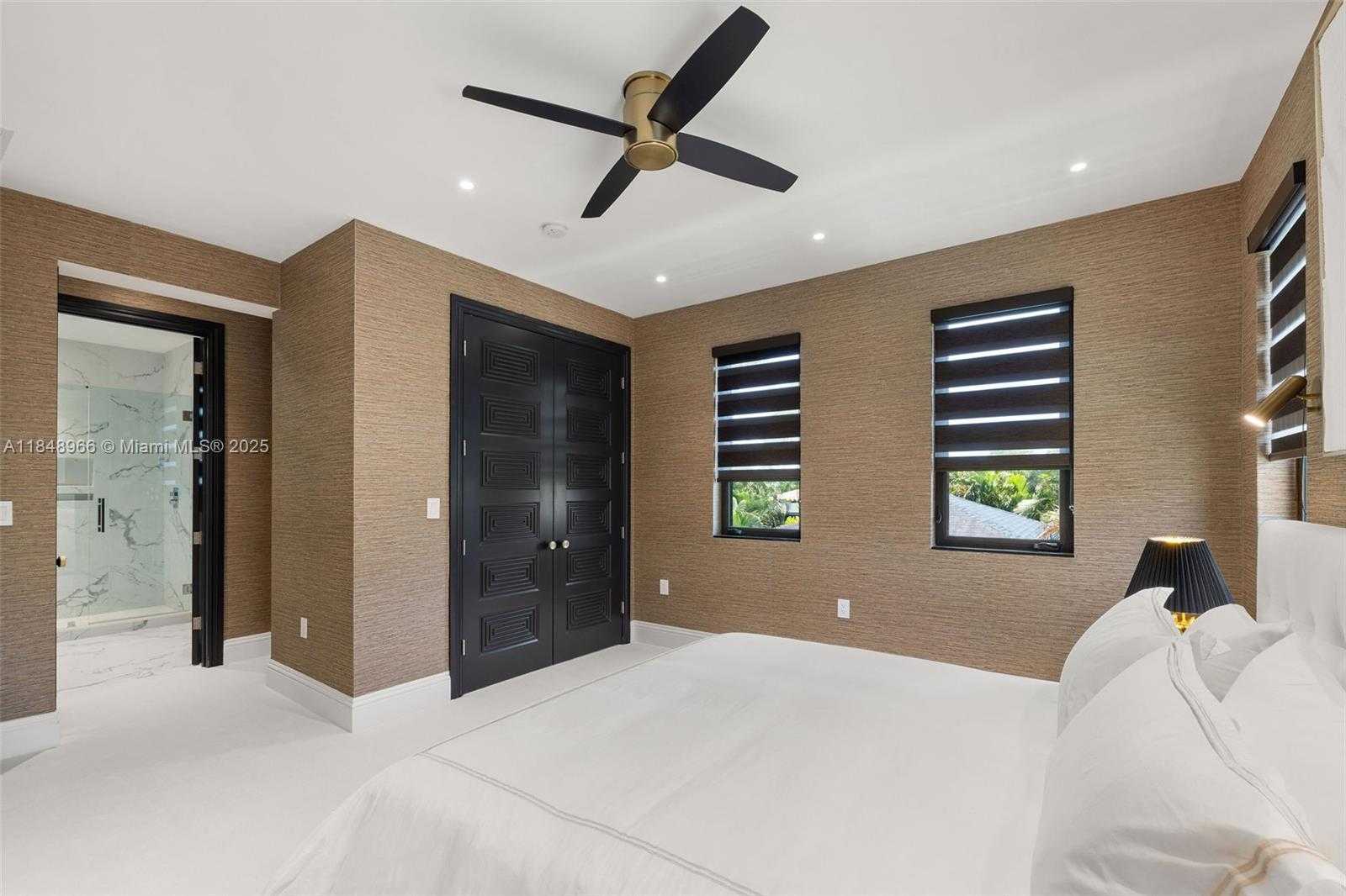 Small Image of 2321 NORTH BAY RD, Miami Beach Number 52