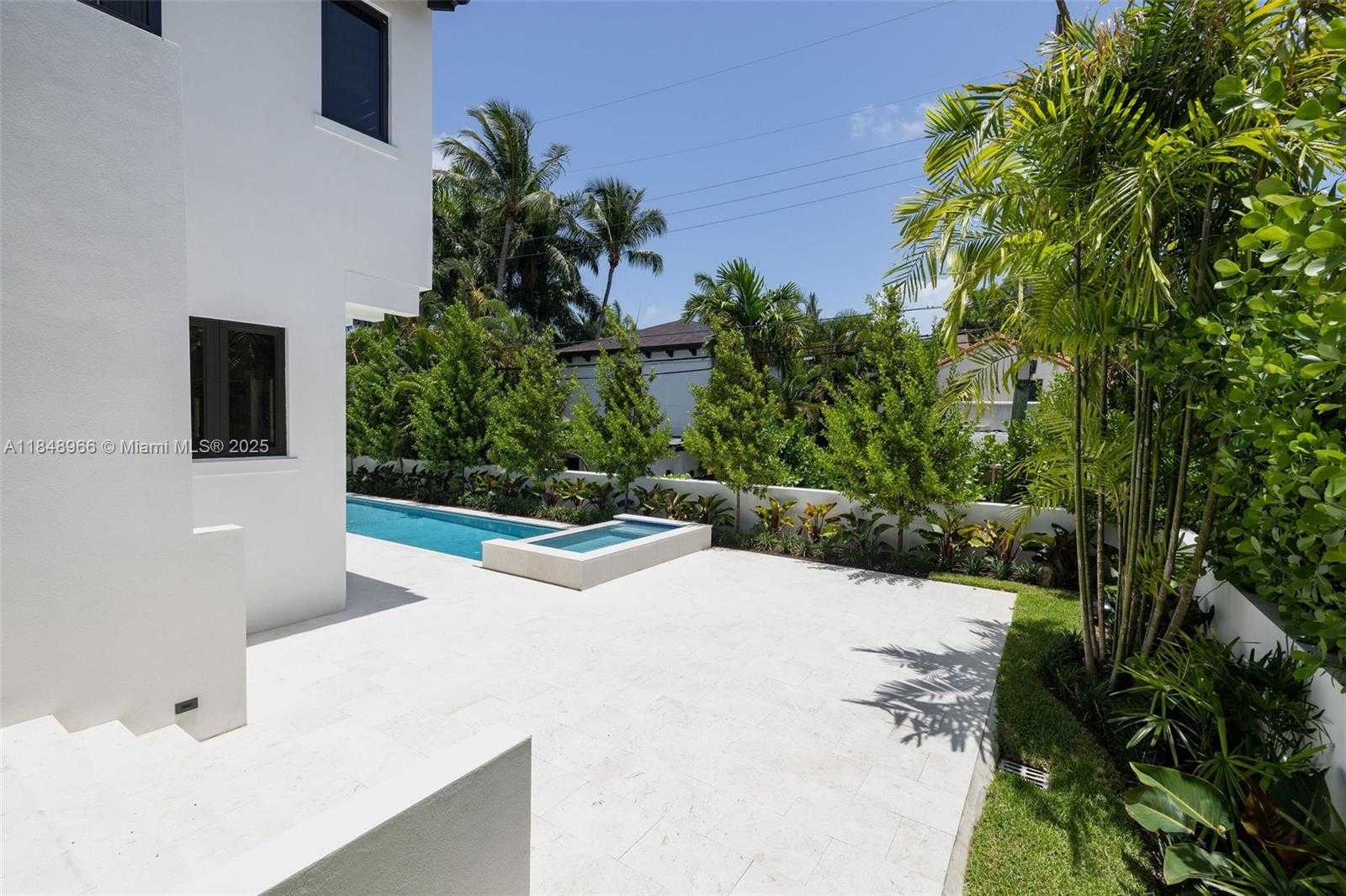Small Image of 2321 NORTH BAY RD, Miami Beach Number 63