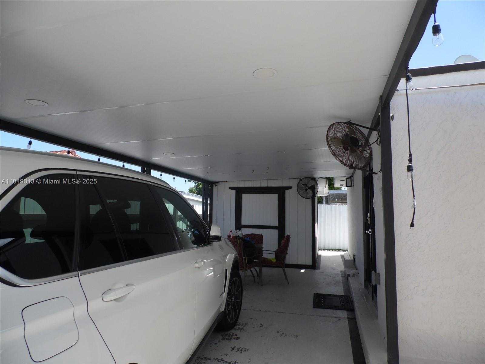 Small Image of 1695 WEST 6TH AVE, Hialeah Number 16