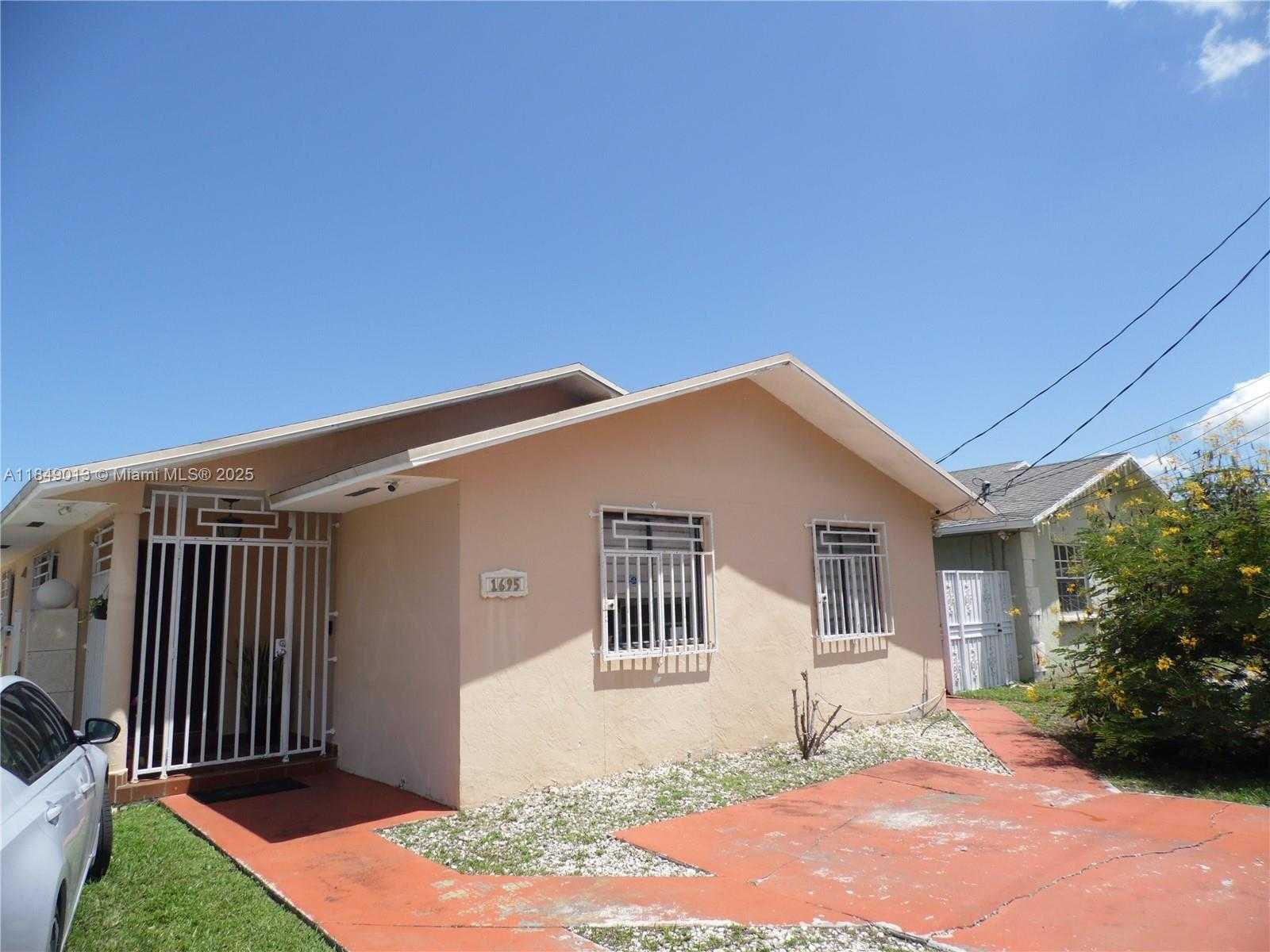 Small Image of 1695 WEST 6TH AVE, Hialeah Number 2
