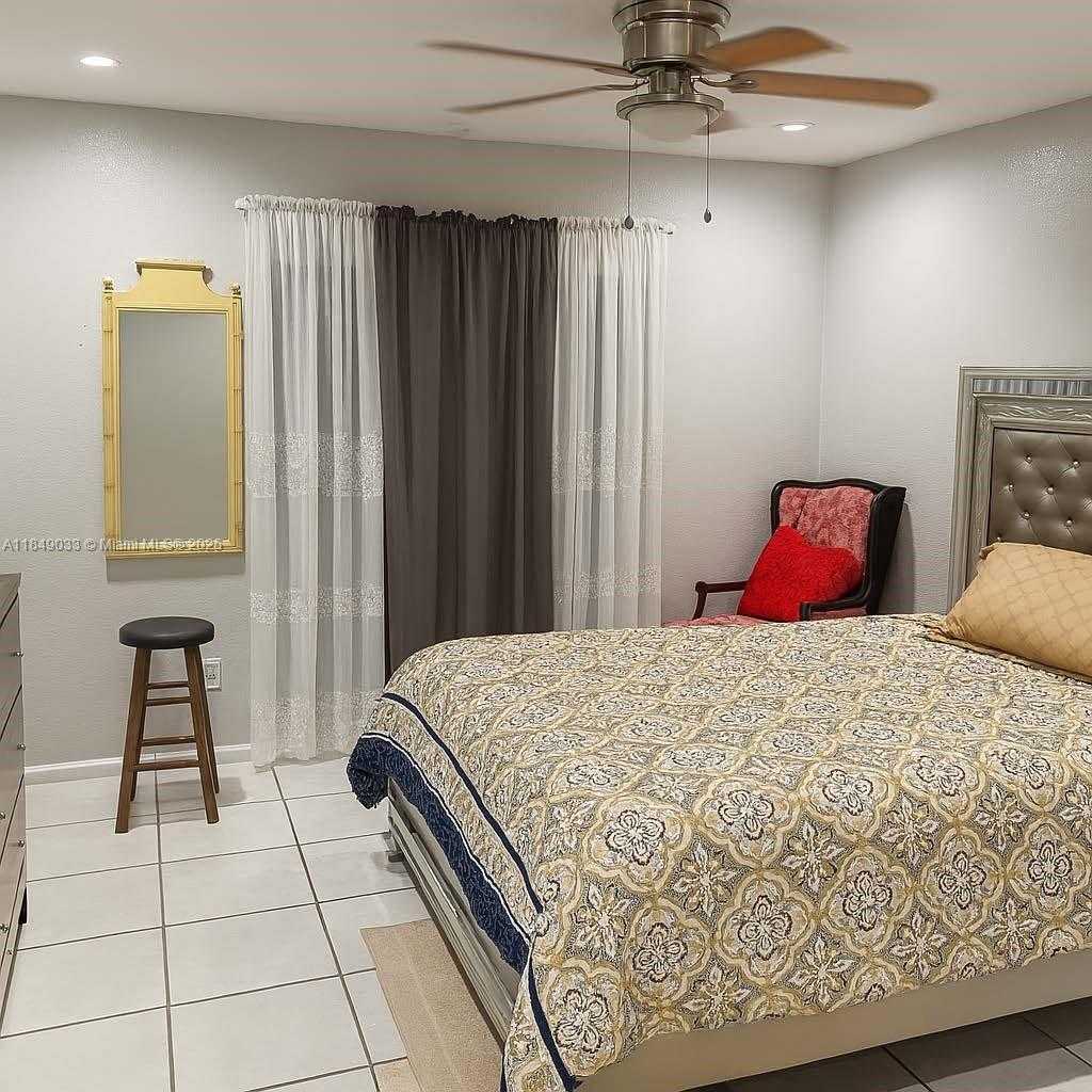 Small Image of 3952 NORTH WEST 182ND LN, Miami Gardens Number 3