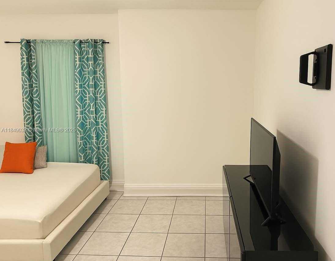 Small Image of 3952 NORTH WEST 182ND LN, Miami Gardens Number 5