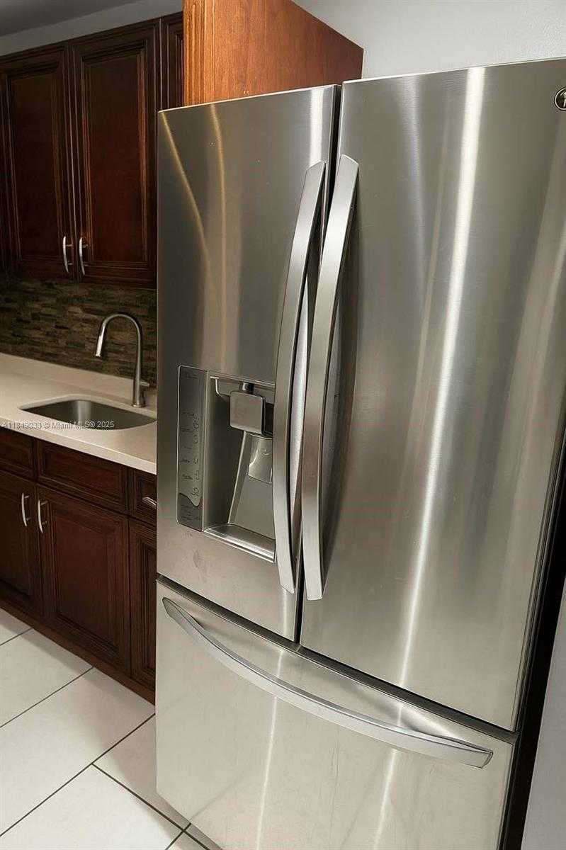 Small Image of 3952 NORTH WEST 182ND LN, Miami Gardens Number 8