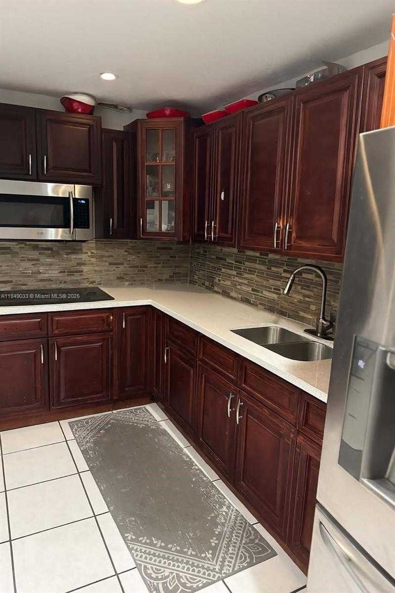 Small Image of 3952 NORTH WEST 182ND LN, Miami Gardens Number 9
