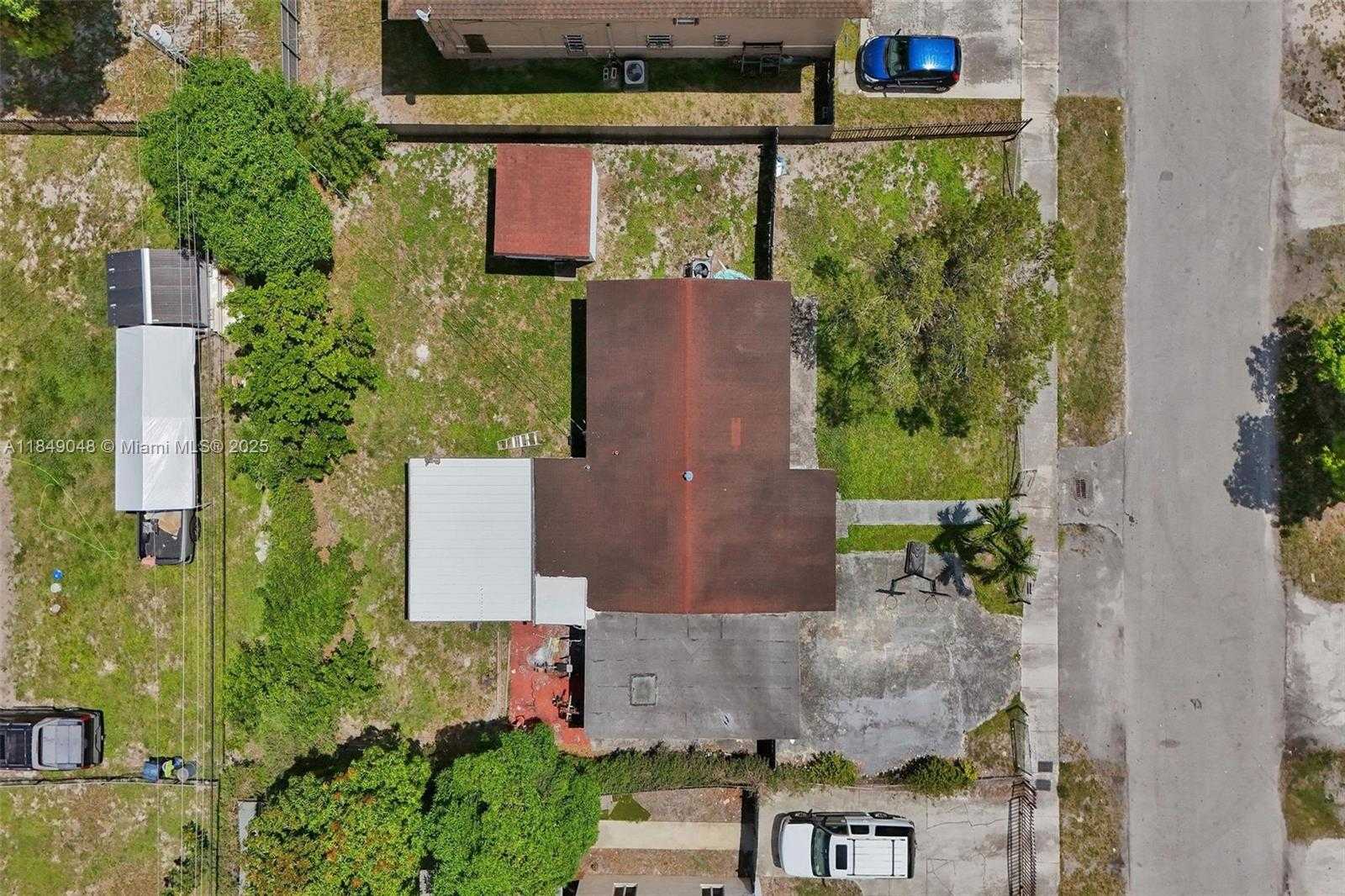 Small Image of 16031 NORTH WEST 18TH CT, Miami Gardens Number 11