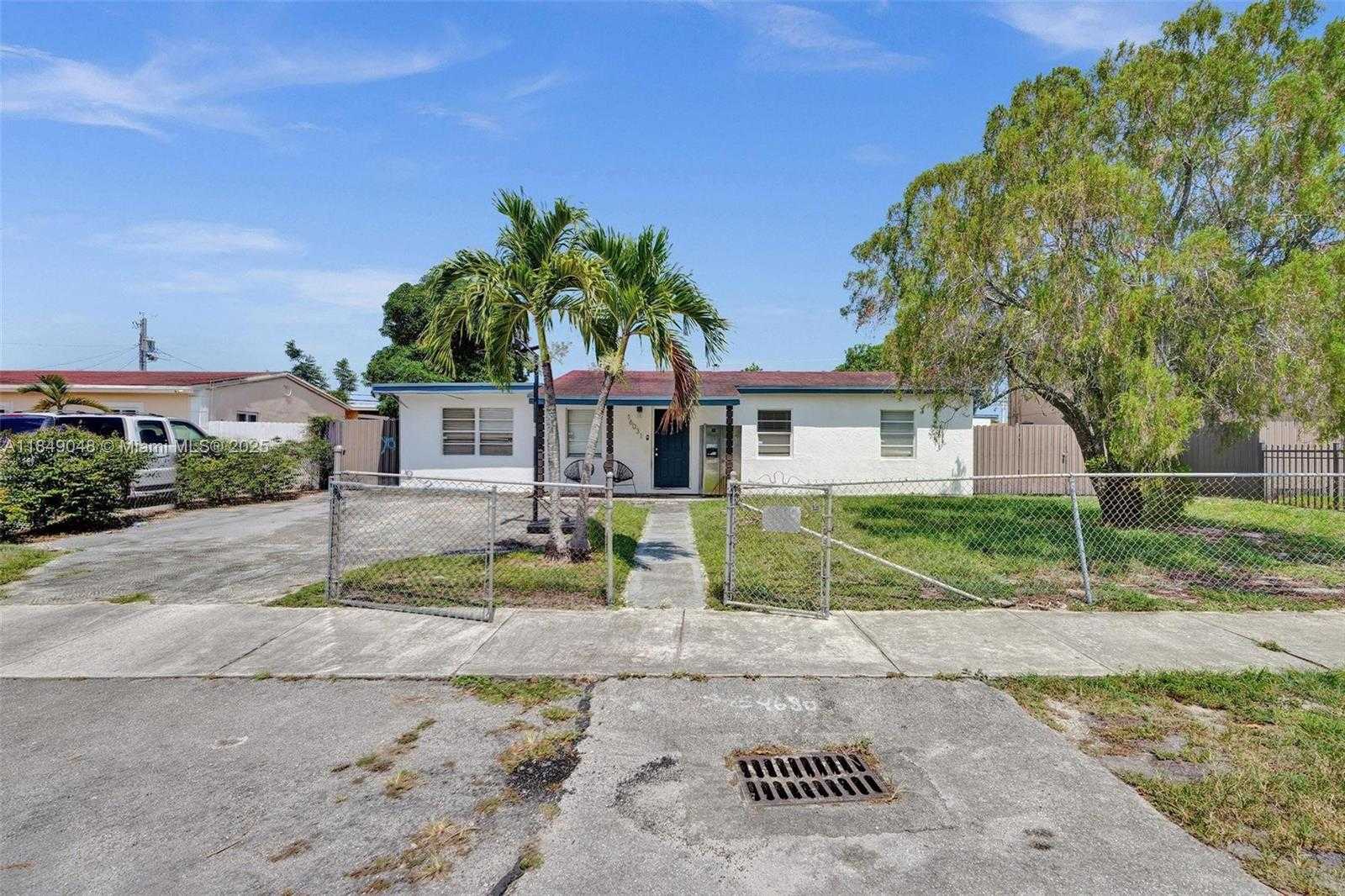 Small Image of 16031 NORTH WEST 18TH CT, Miami Gardens Number 2