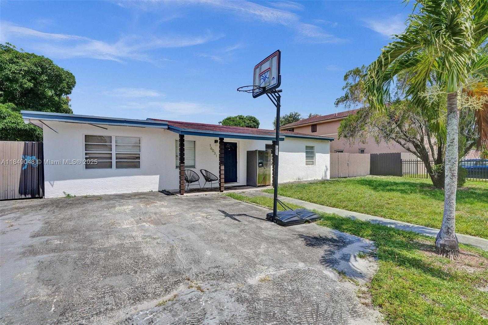 Small Image of 16031 NORTH WEST 18TH CT, Miami Gardens Number 3