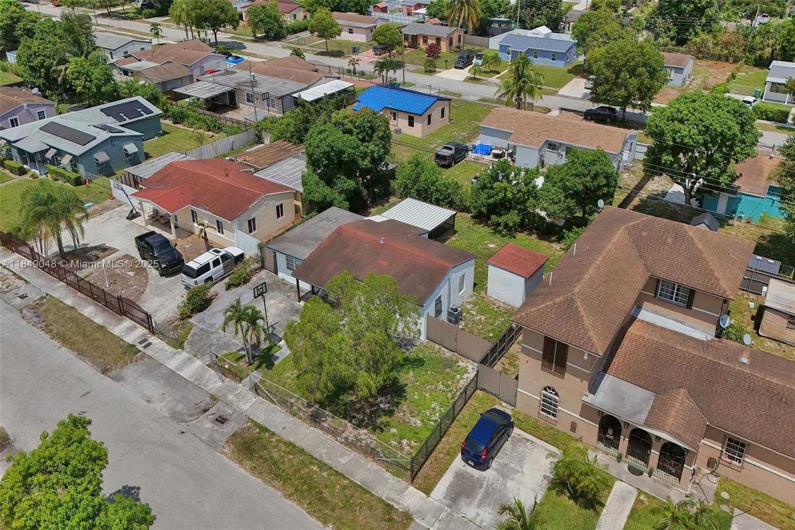 Small Image of 16031 NORTH WEST 18TH CT, Miami Gardens Number 7