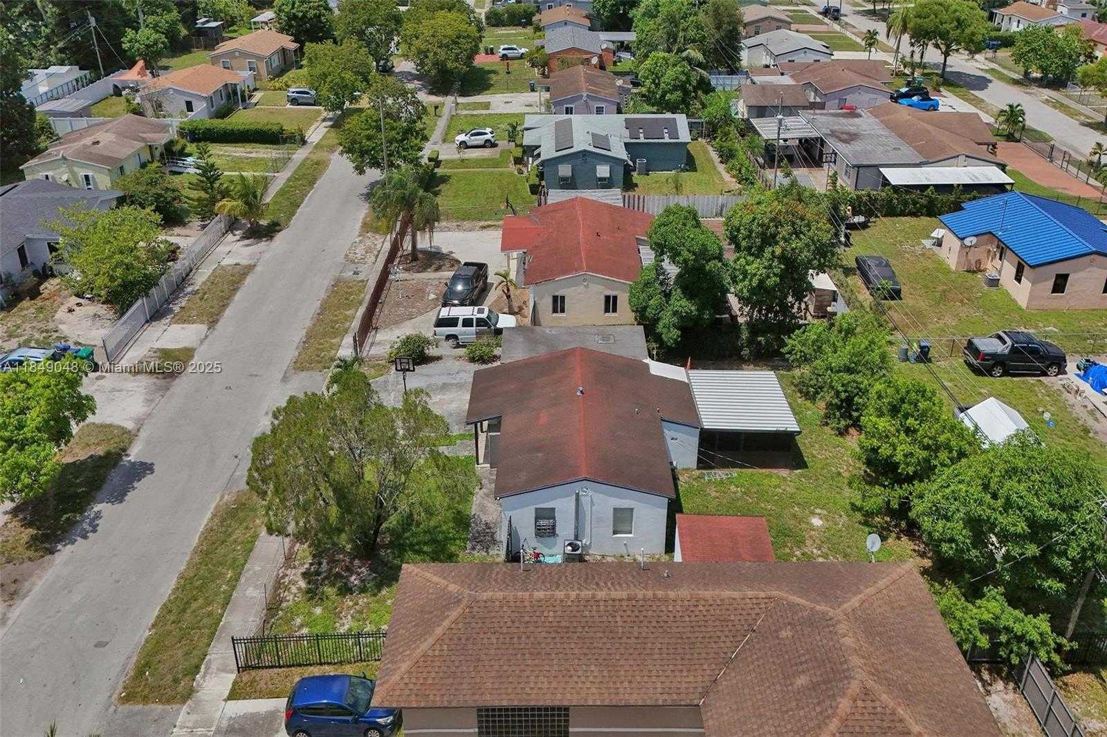 Small Image of 16031 NORTH WEST 18TH CT, Miami Gardens Number 8