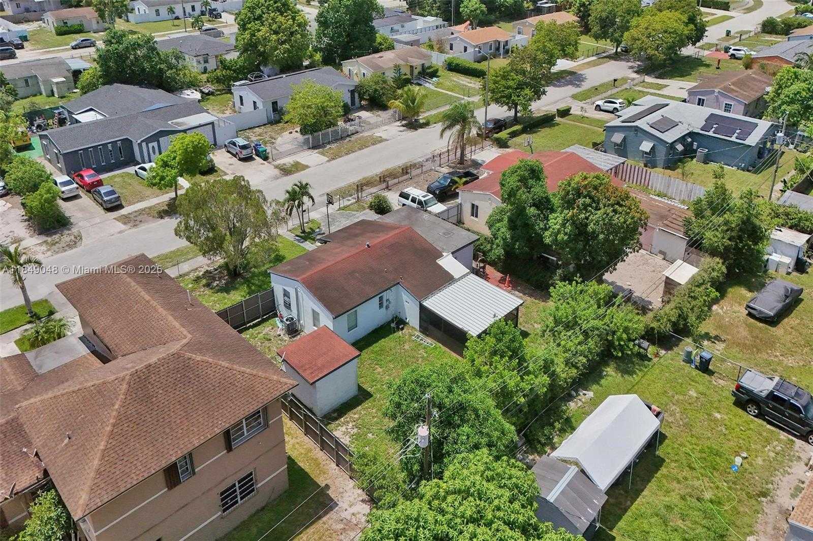 Small Image of 16031 NORTH WEST 18TH CT, Miami Gardens Number 9