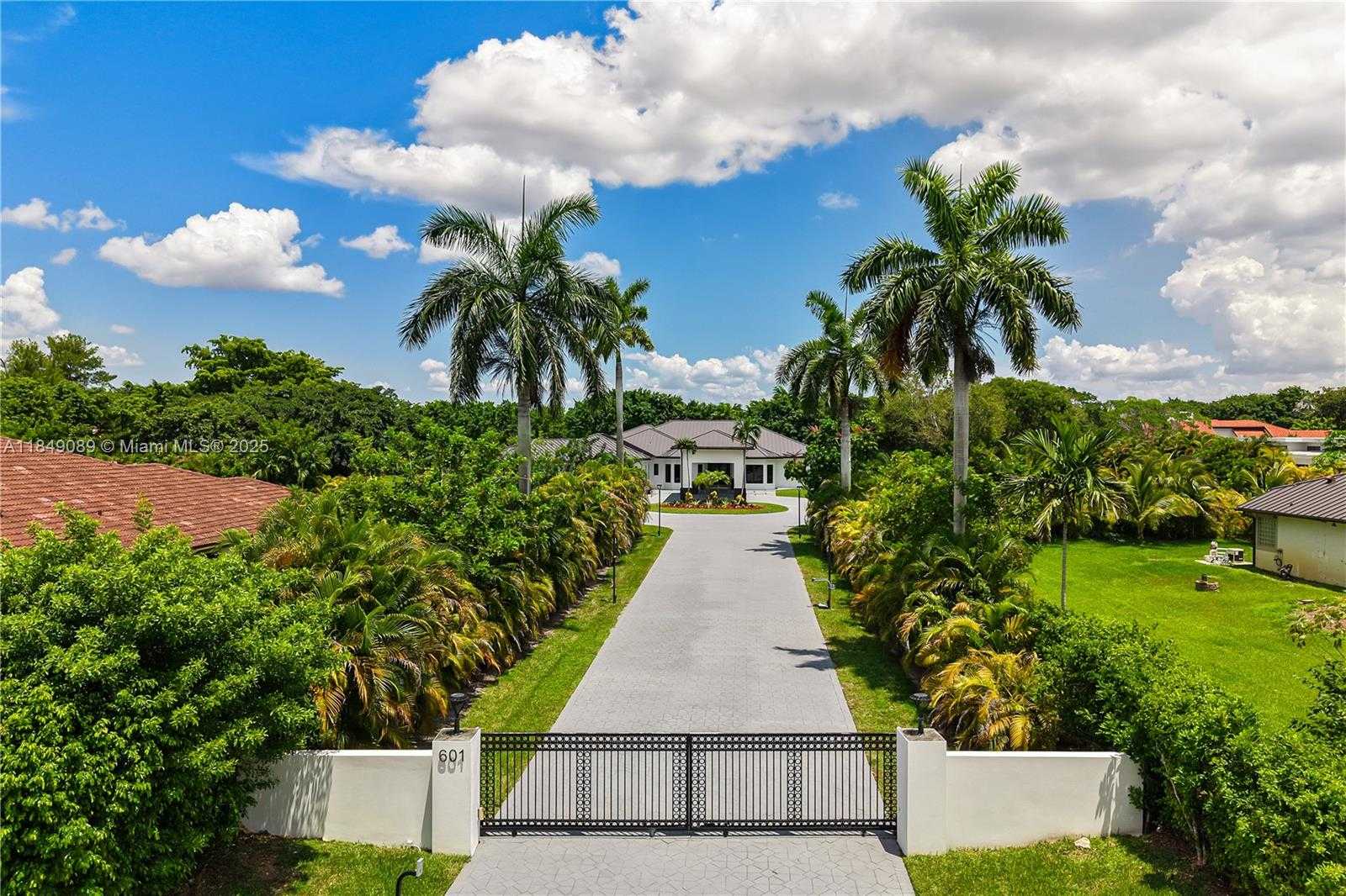 Small Image of 601 RANCH RD, Weston Number 2