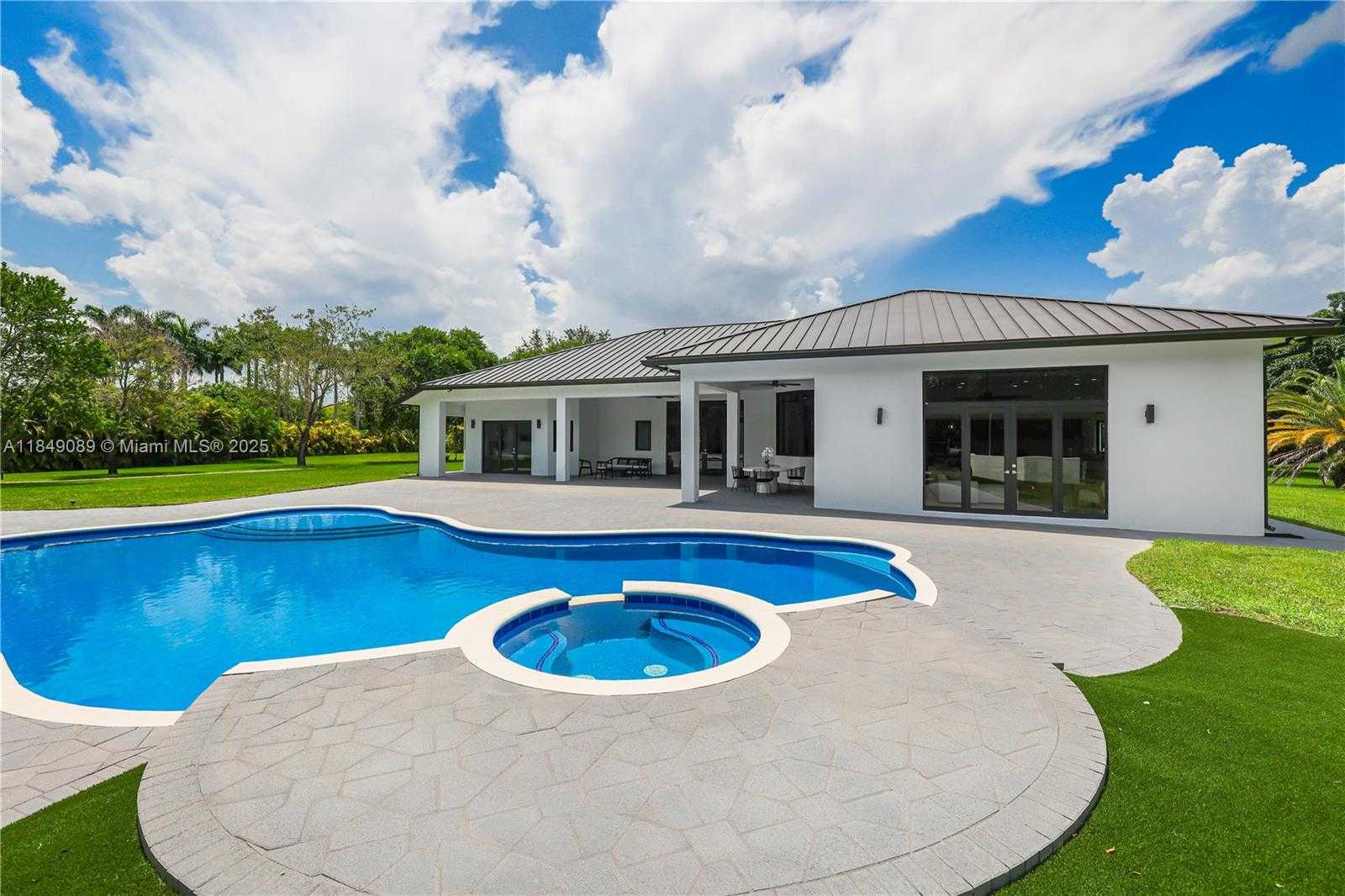 Small Image of 601 RANCH RD, Weston Number 45