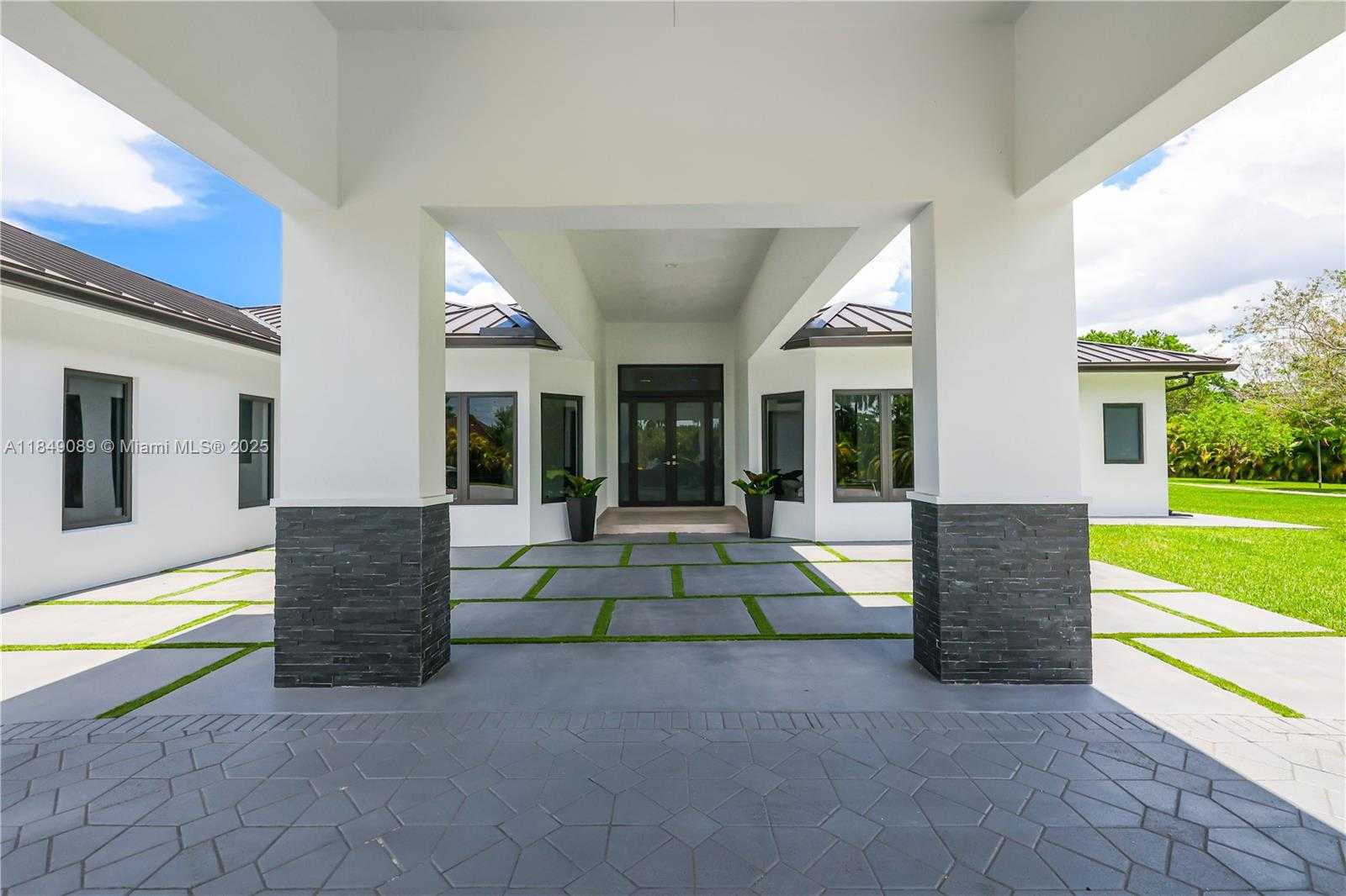 Small Image of 601 RANCH RD, Weston Number 5