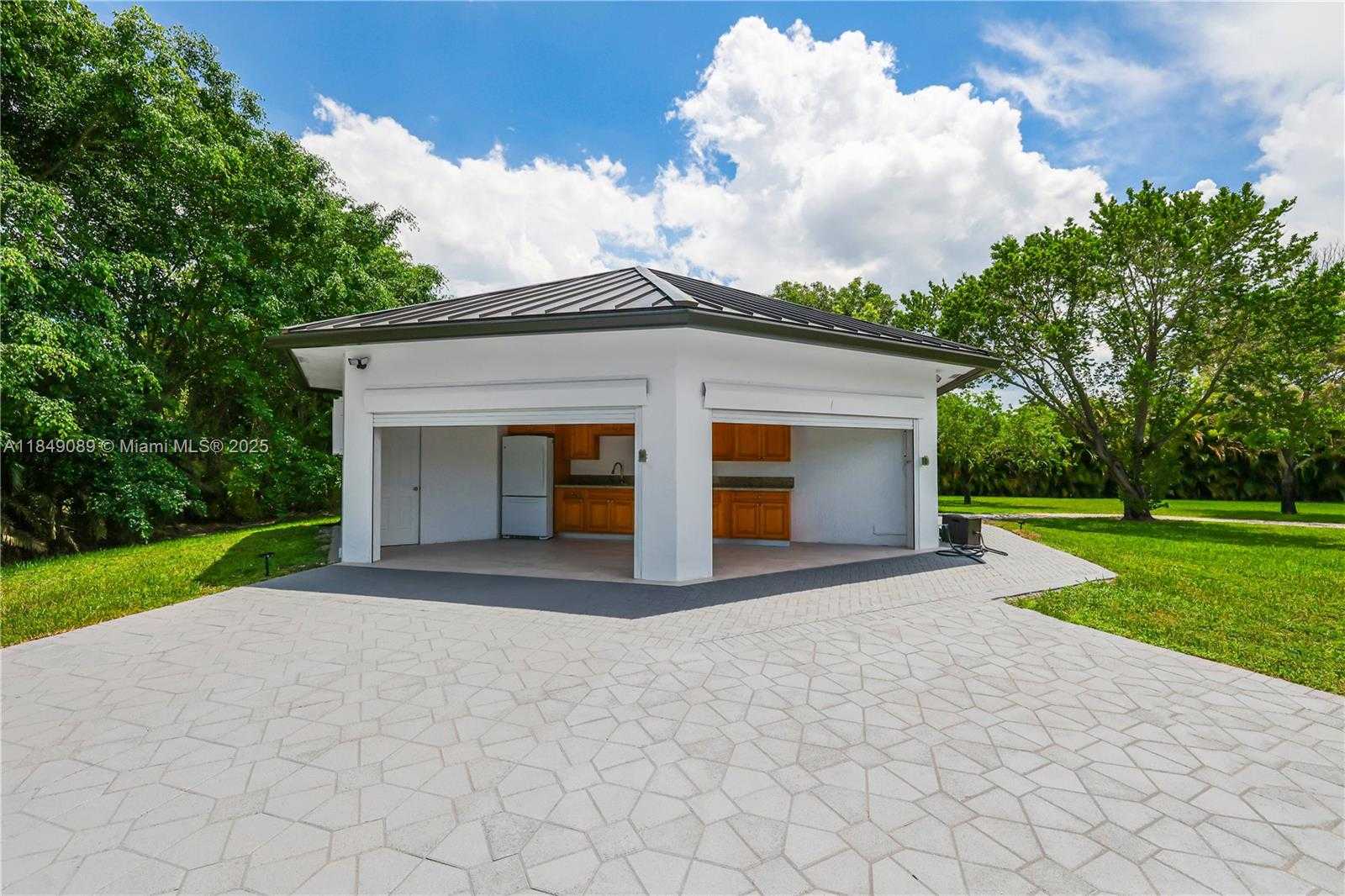 Small Image of 601 RANCH RD, Weston Number 51
