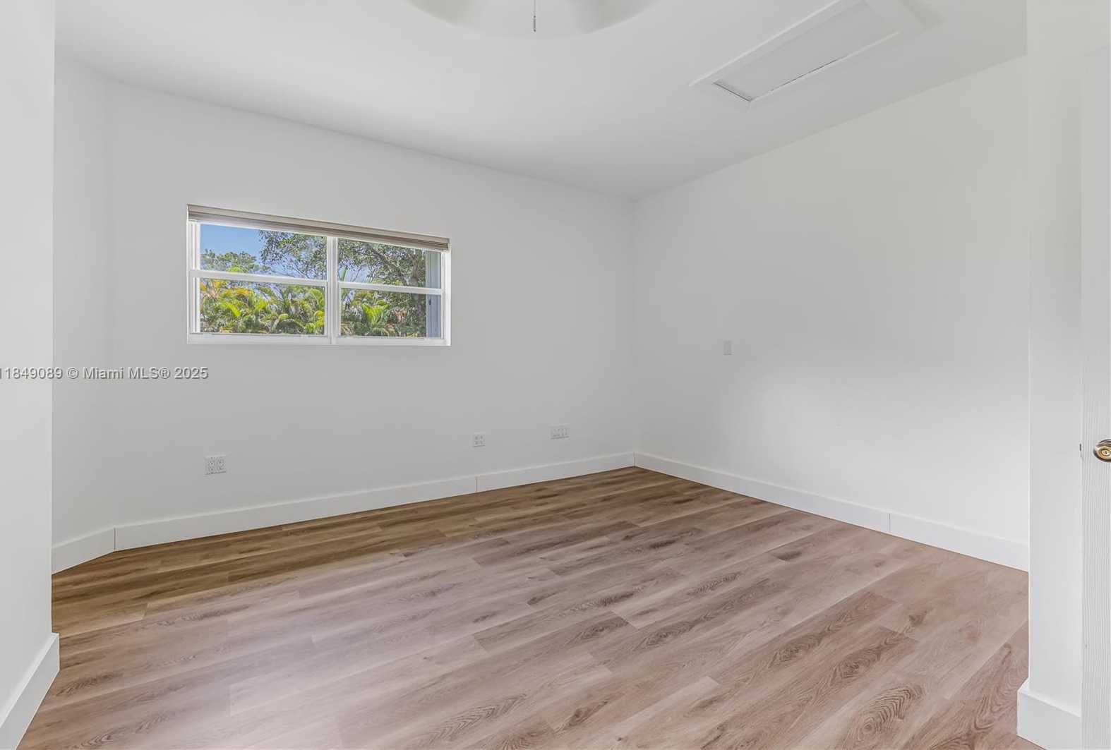 Small Image of 601 RANCH RD, Weston Number 58