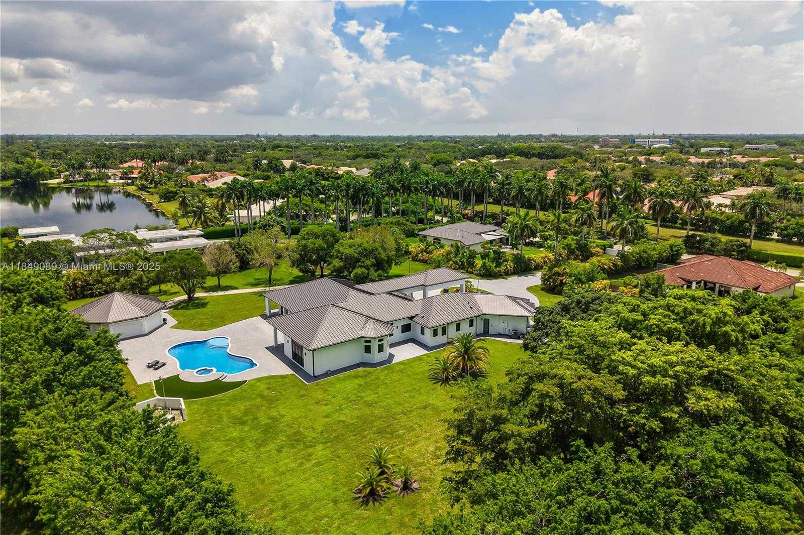 Small Image of 601 RANCH RD, Weston Number 70