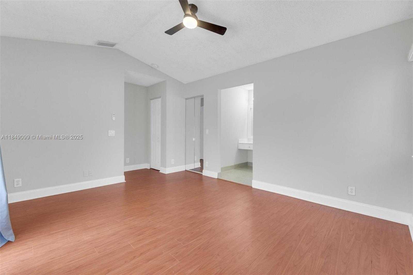 Small Image of 1592 SOUTH SALERNO CIR, Weston Number 15