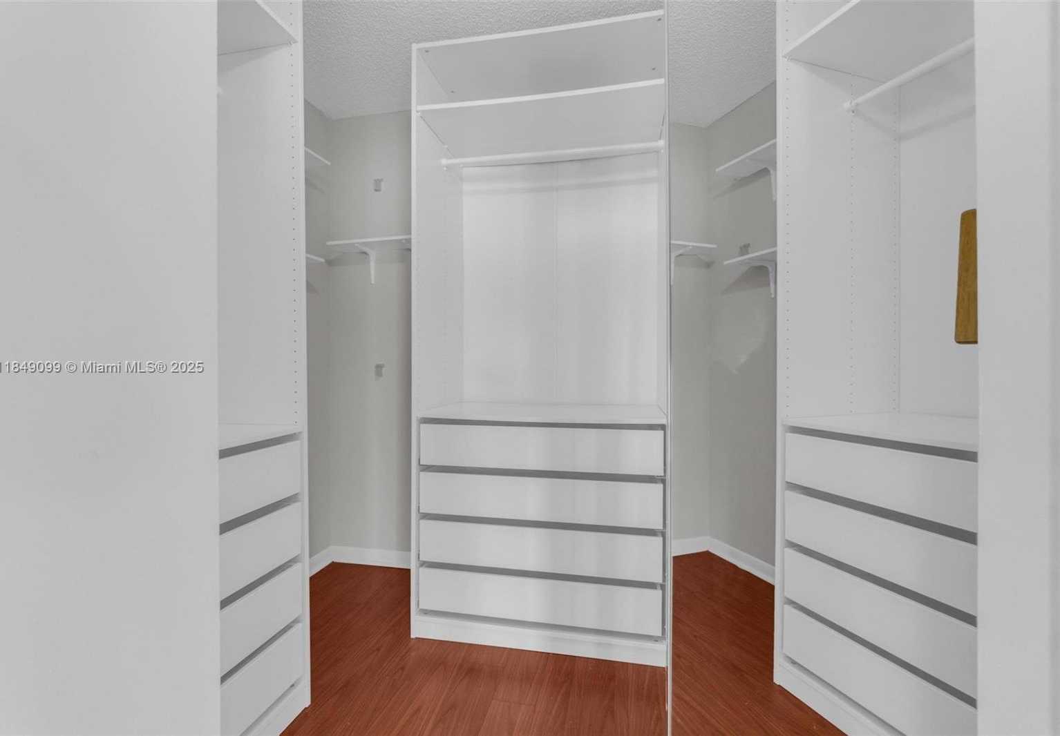 Small Image of 1592 SOUTH SALERNO CIR, Weston Number 27
