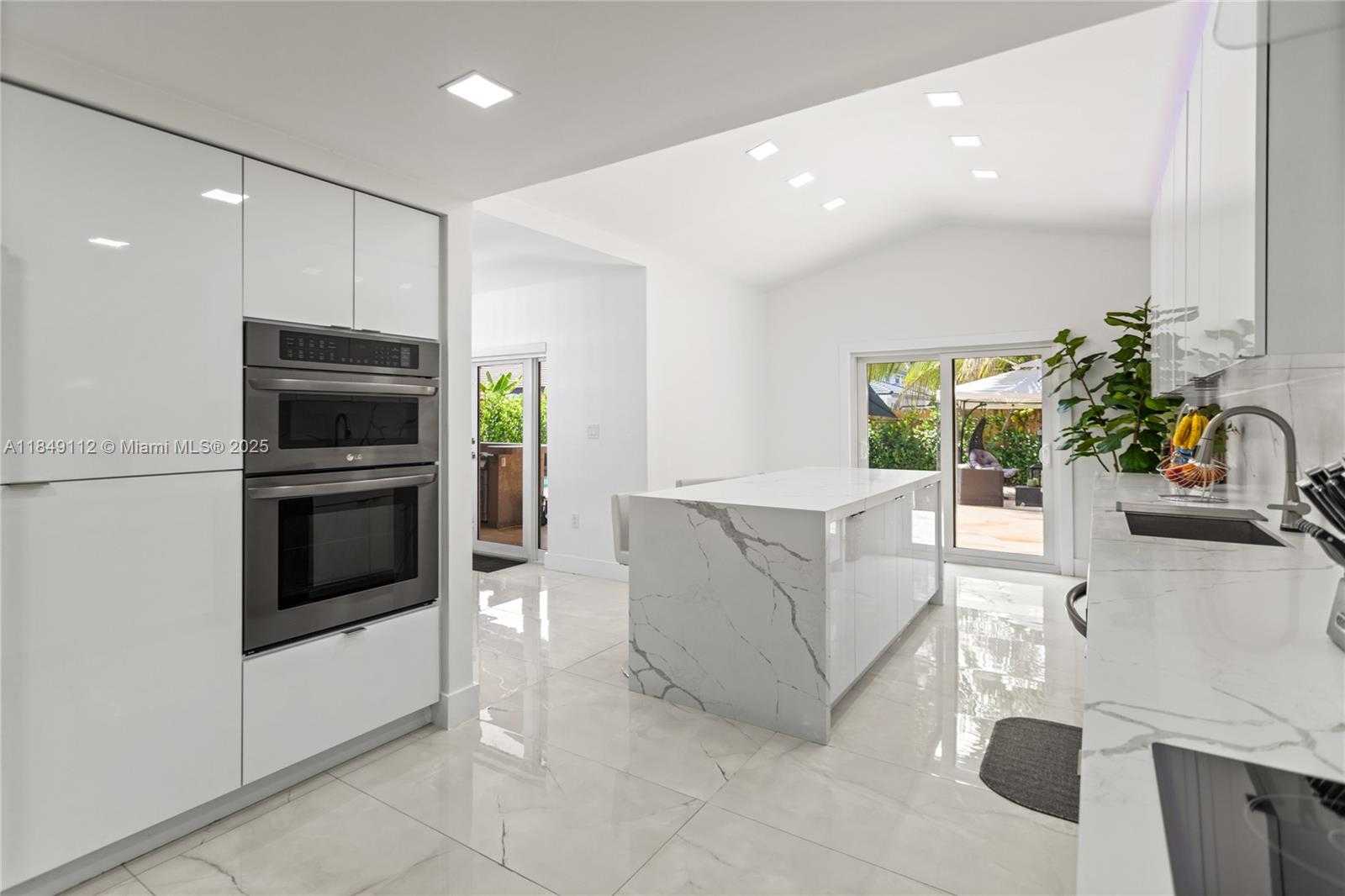 Small Image of 8740 NORTH WEST 153RD TER, Miami Lakes Number 25