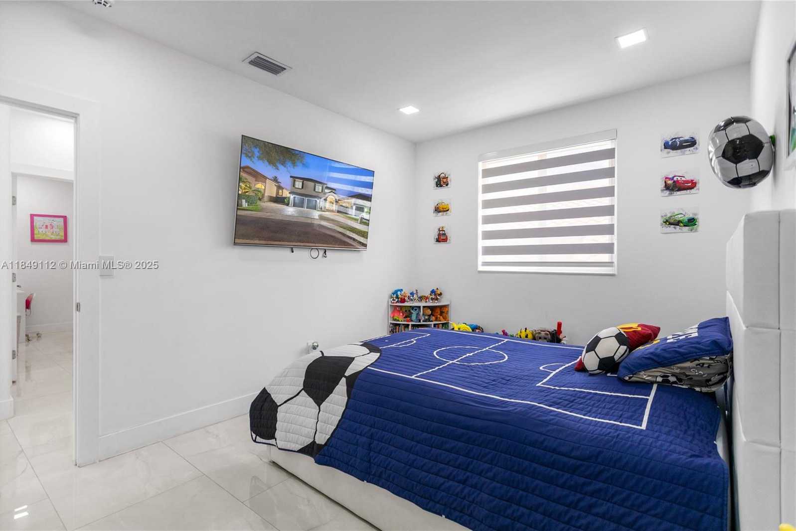 Small Image of 8740 NORTH WEST 153RD TER, Miami Lakes Number 53
