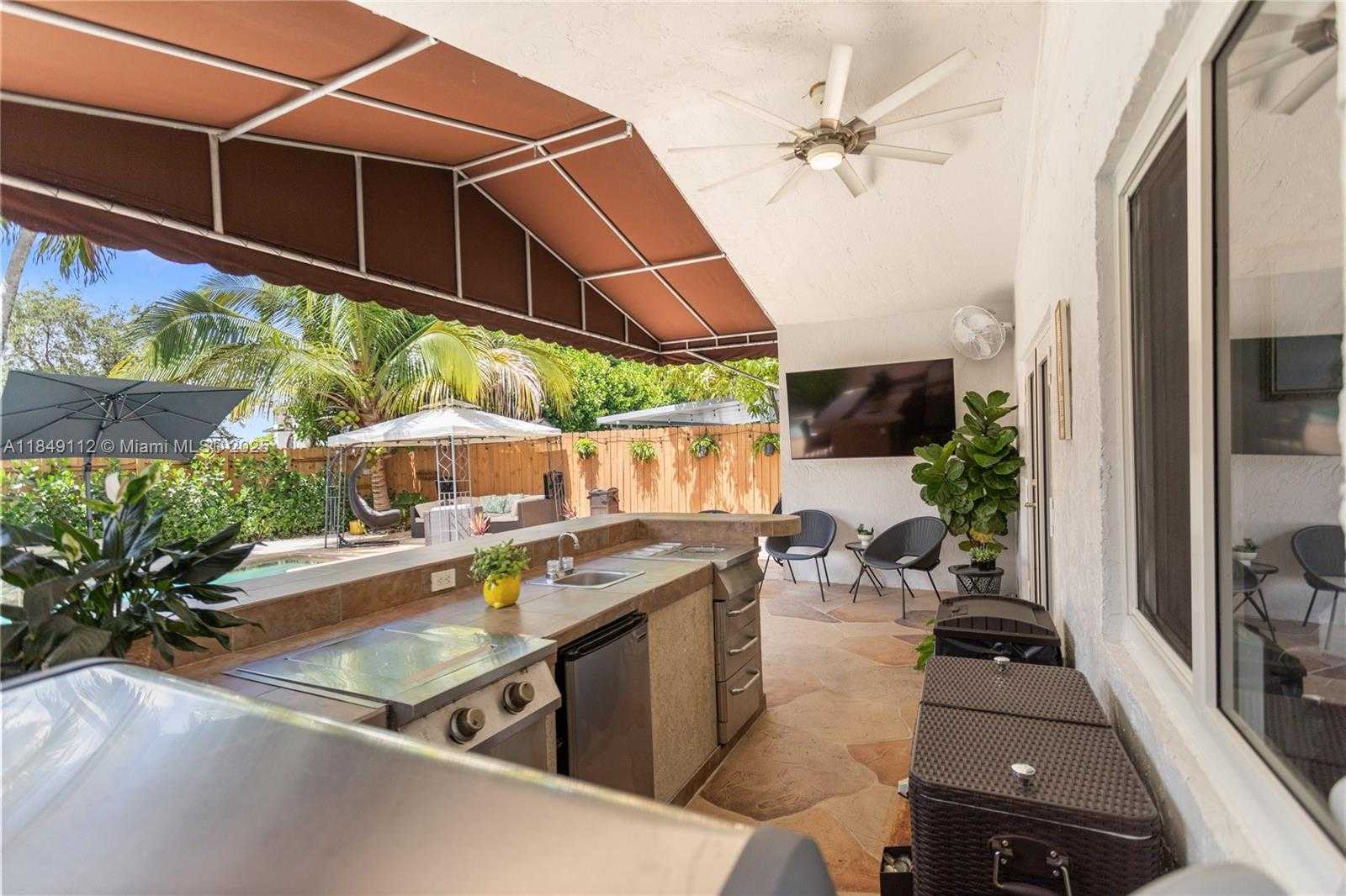 Small Image of 8740 NORTH WEST 153RD TER, Miami Lakes Number 63