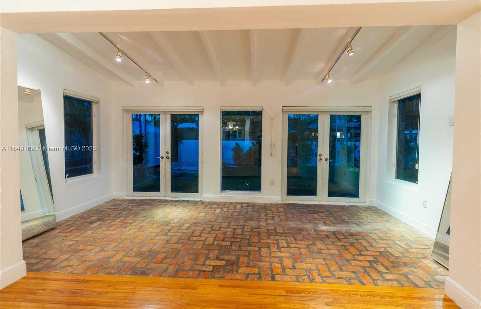 Small Image of 355 REDWOOD LN, Key Biscayne Number 15