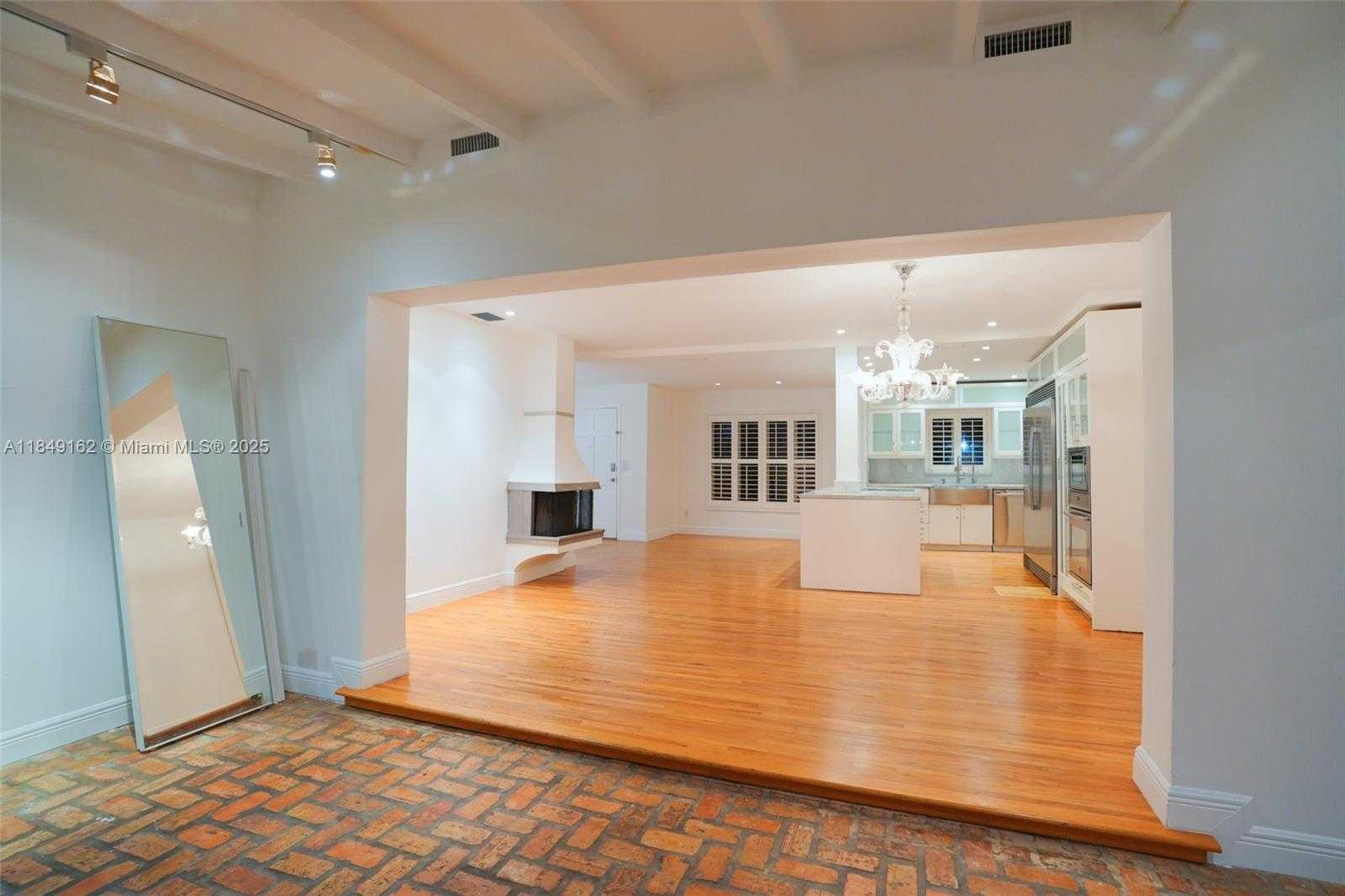 Small Image of 355 REDWOOD LN, Key Biscayne Number 18